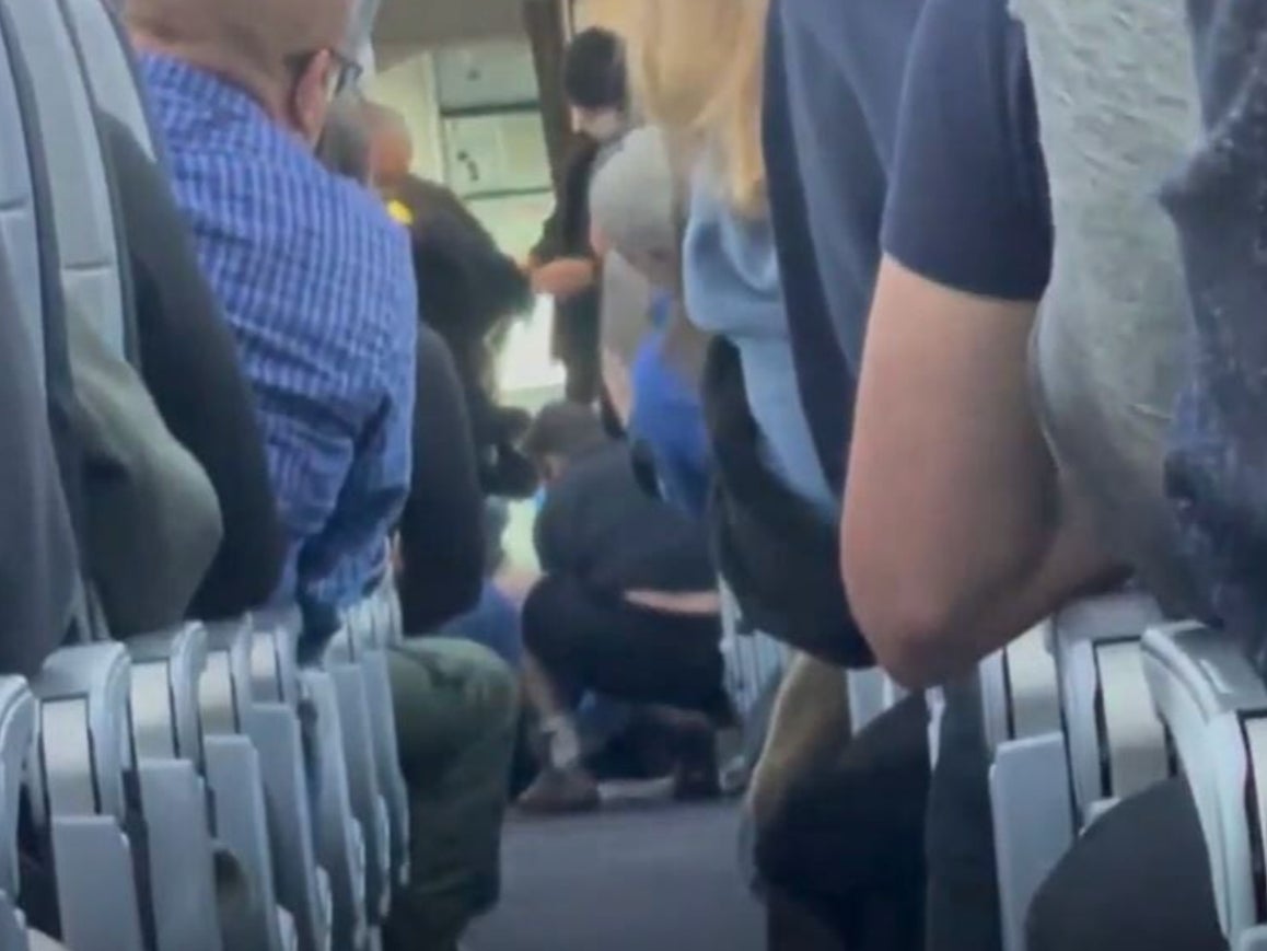 Violent passenger stopped by flight attendant with coffee pot tried using plastic knife as ‘shank’