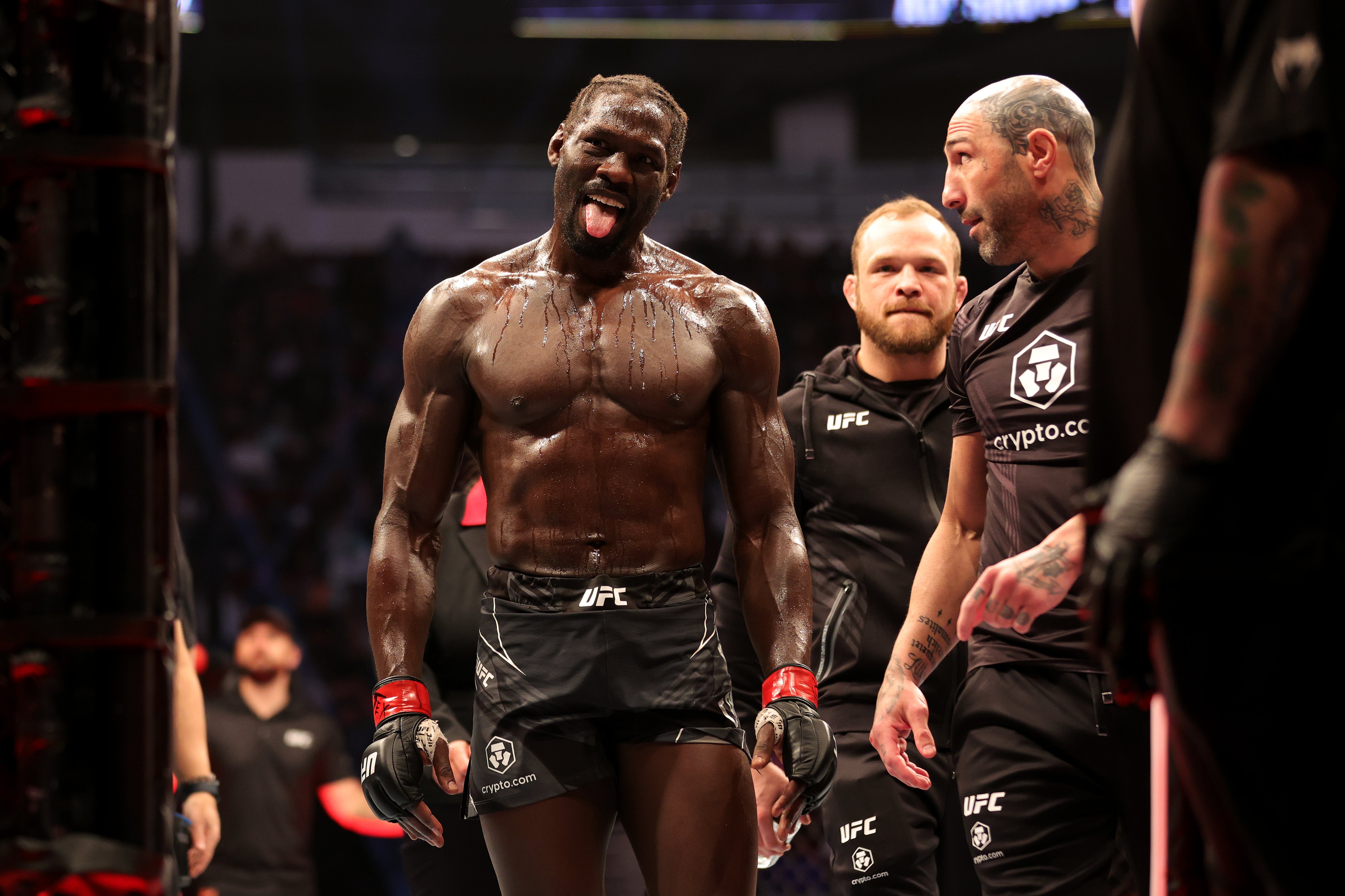 Cannonier celebrates his knockout of Derek Brunson this February