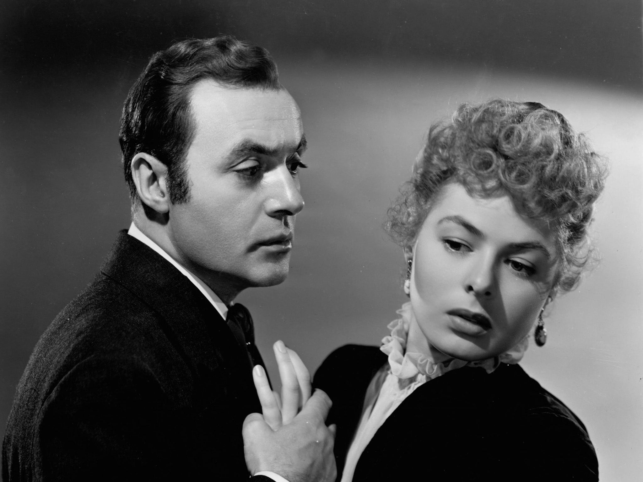 Charles Boyer and Ingrid Bergman in the 1944 thriller ‘Gaslight’