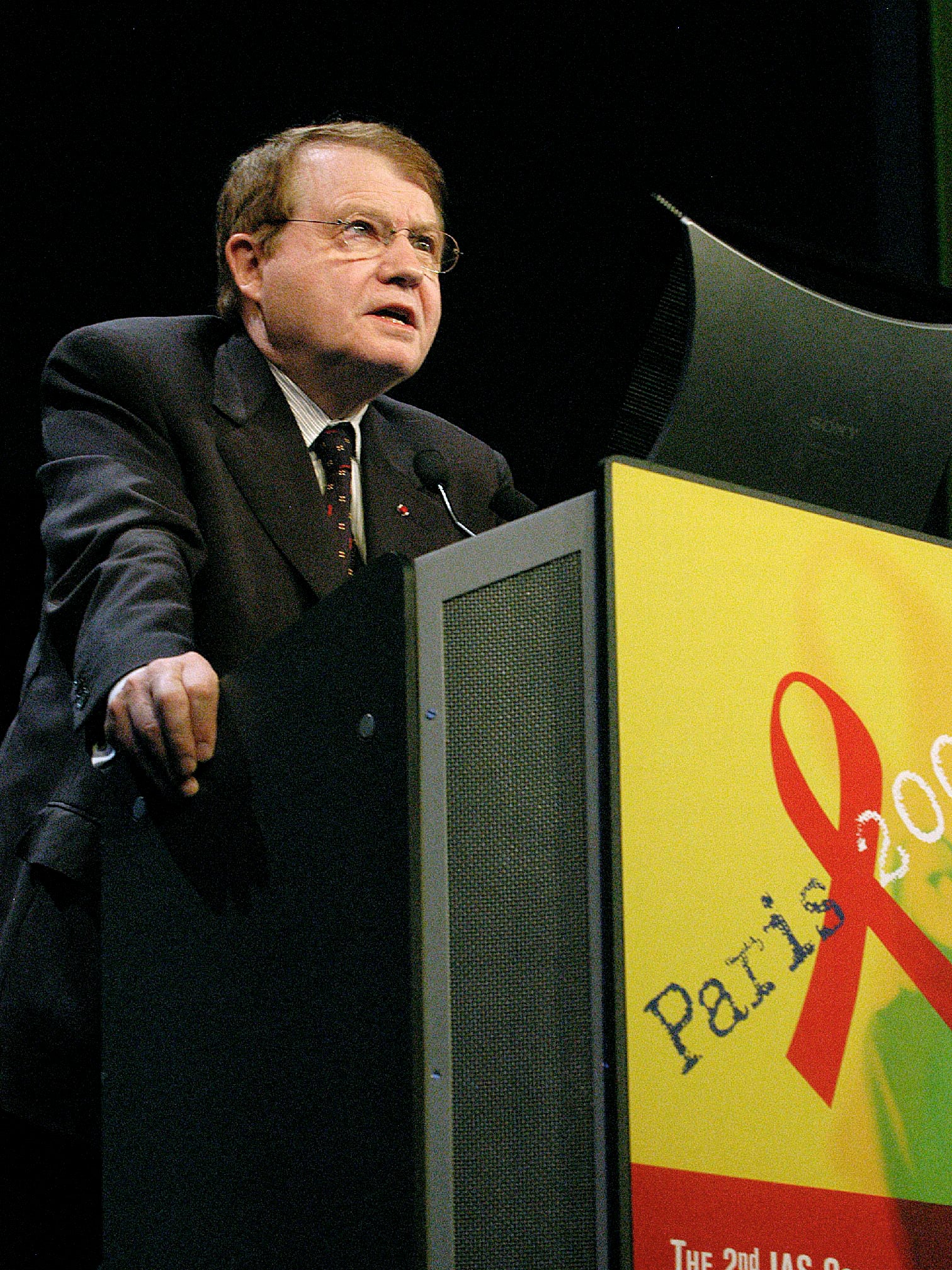 Montagnier at a press conference in 2003