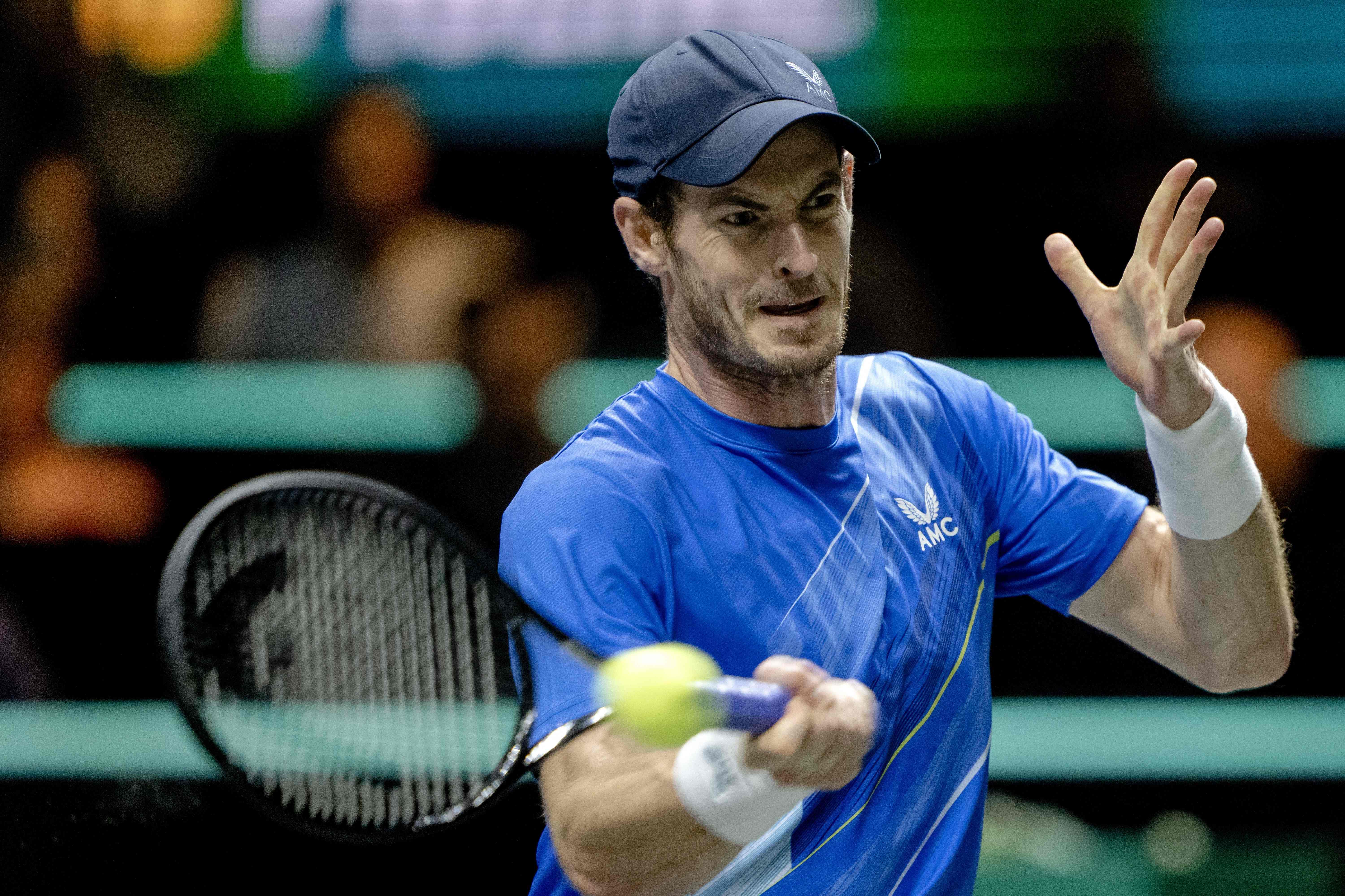 Andy Murray returns the ball to Felix Auger-Aliassime in Ahoy, Rotterdam