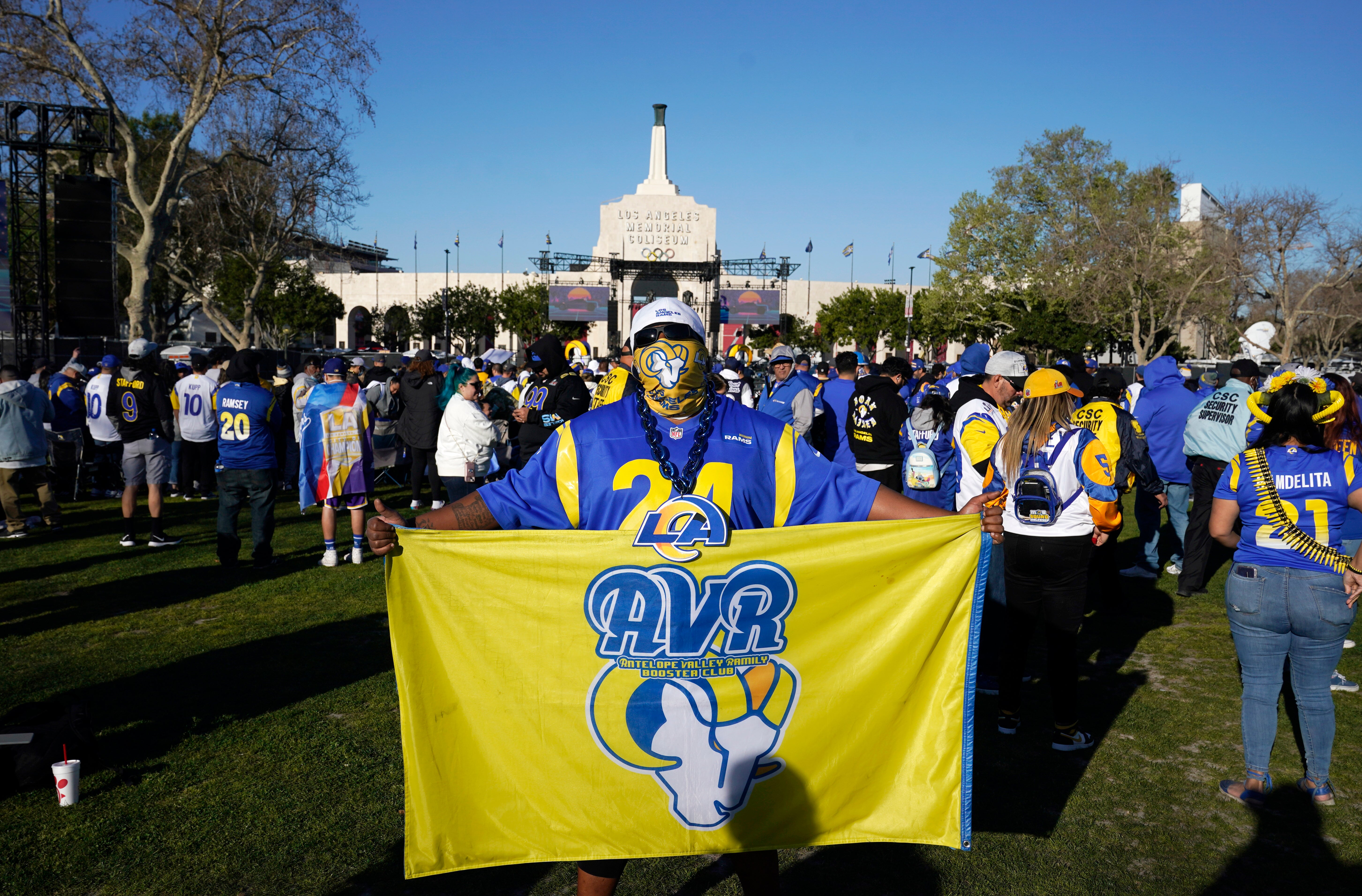 Rams Parade Football