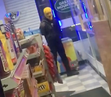 TikToker films alleged armed robbery in Philadelphia