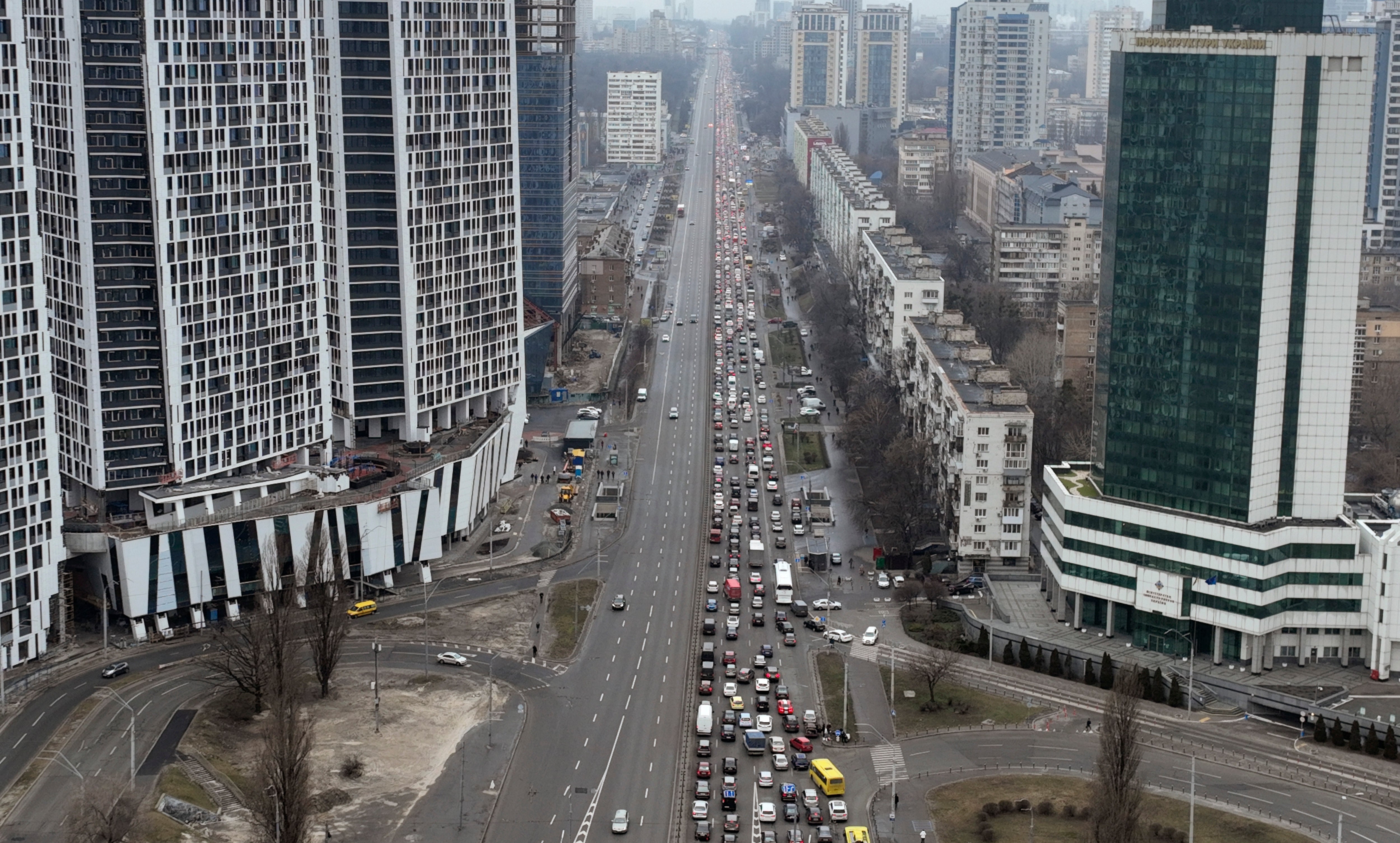 Traffic jams are seen as people leave the city of Kiev