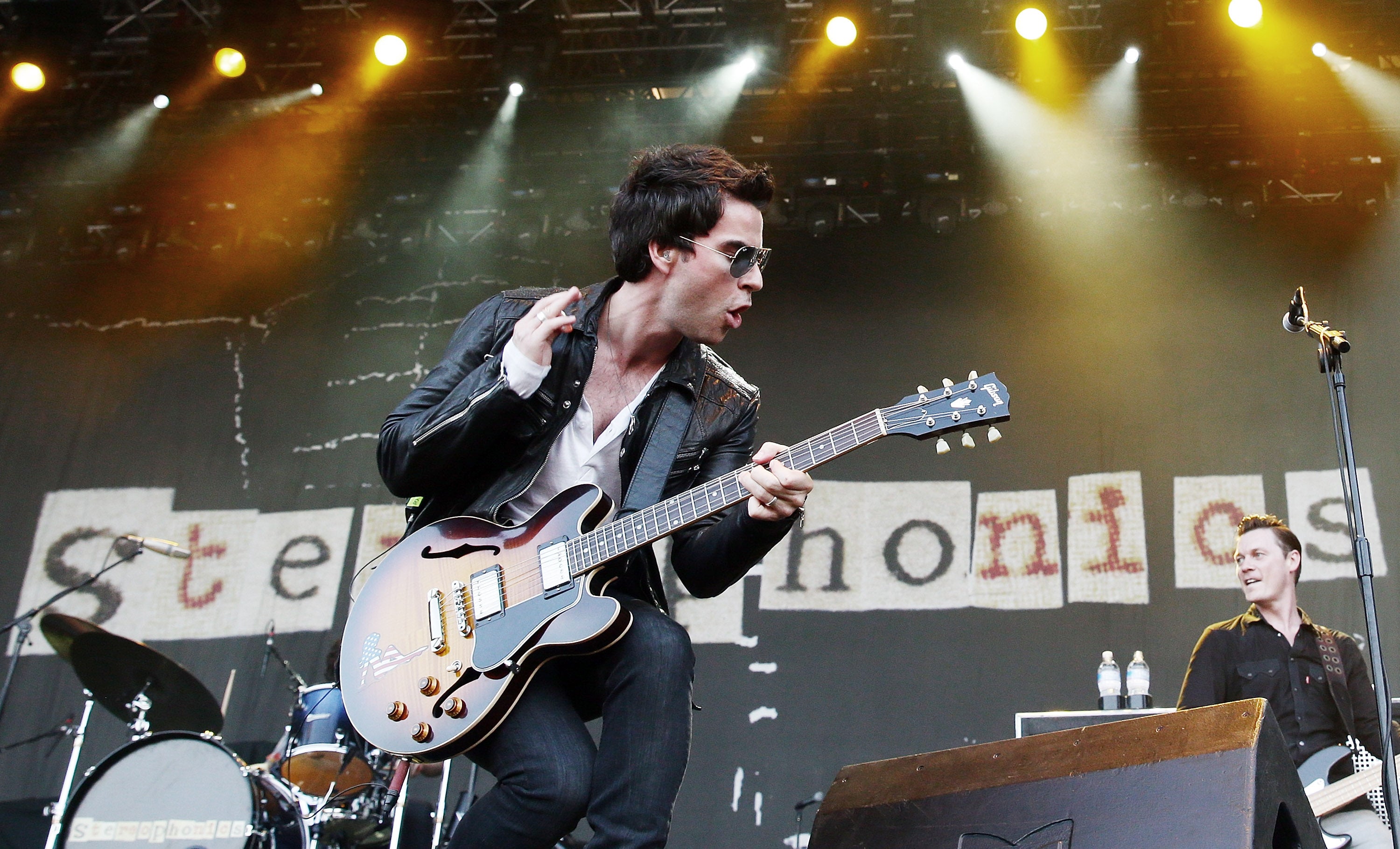 Kelly Jones of Stereophonics performing in 2013