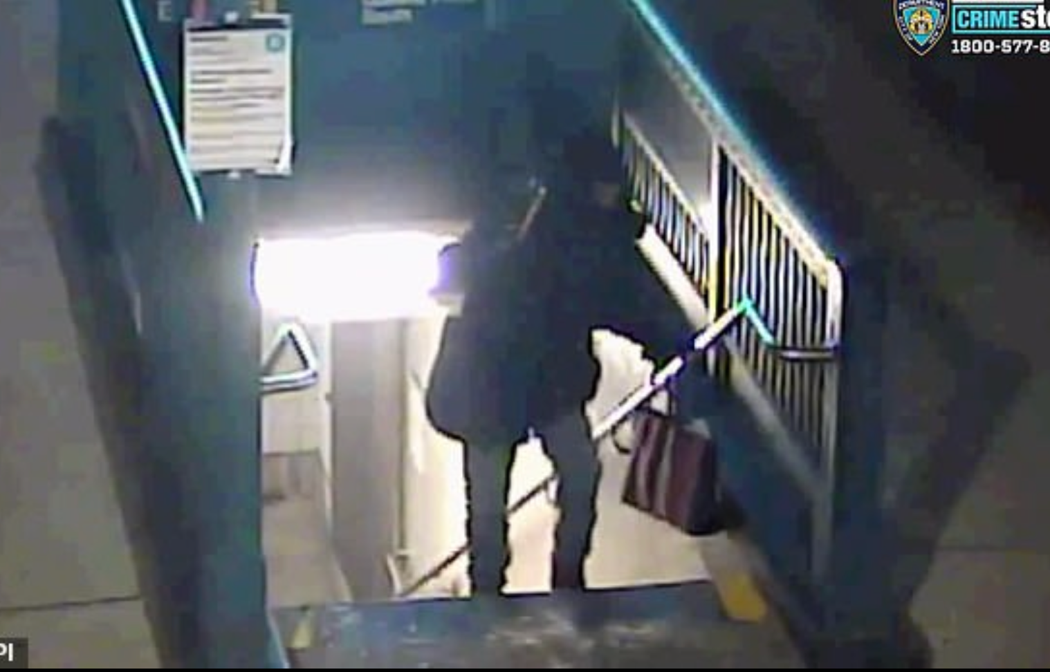 The suspect in the attack on Nina Rothschild is seen leaving the Queen’s Plaza station