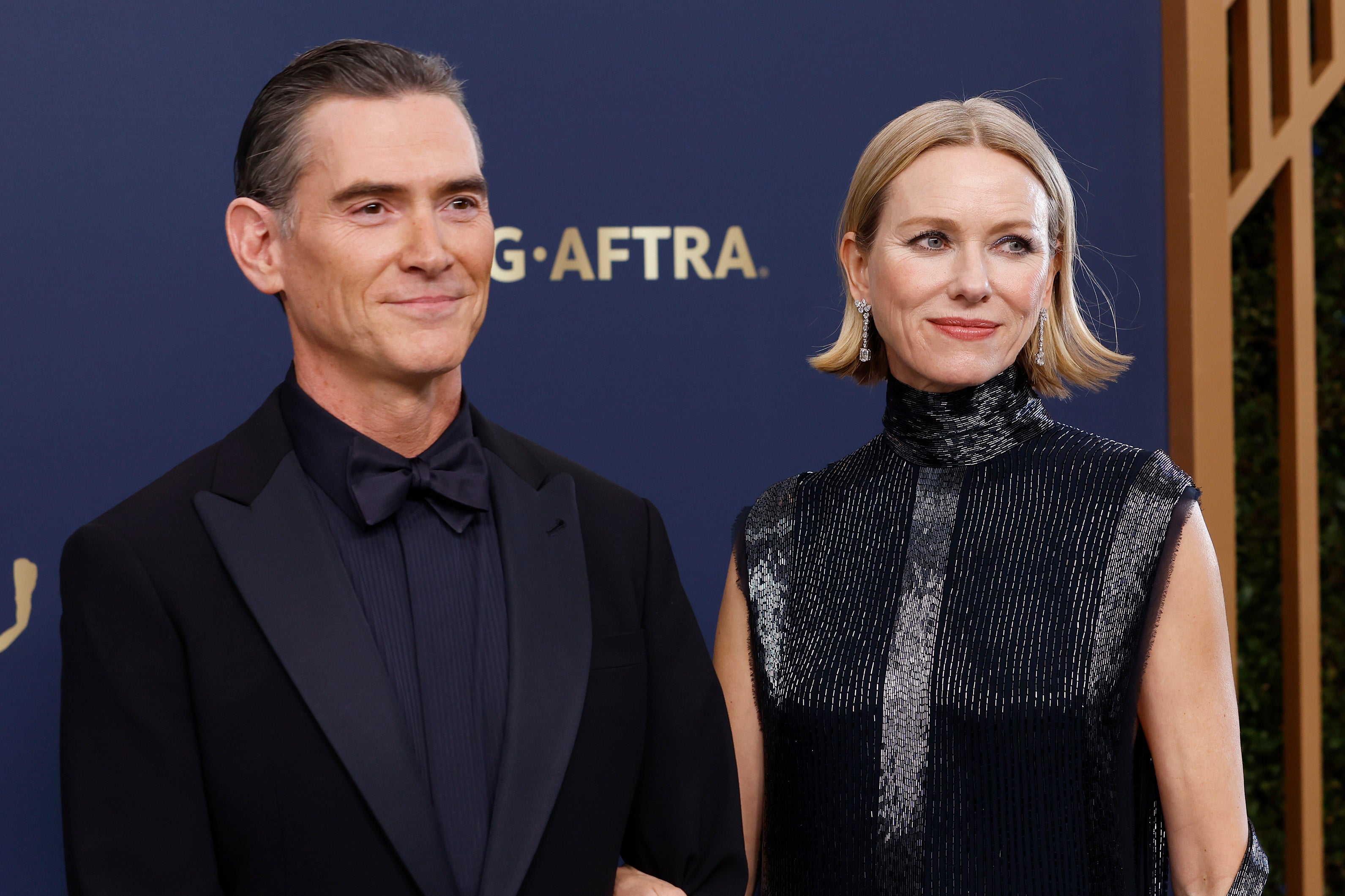 Naomi Watts and Billy Crudup make their red carpet debut at the 28th Annual SAG Awards