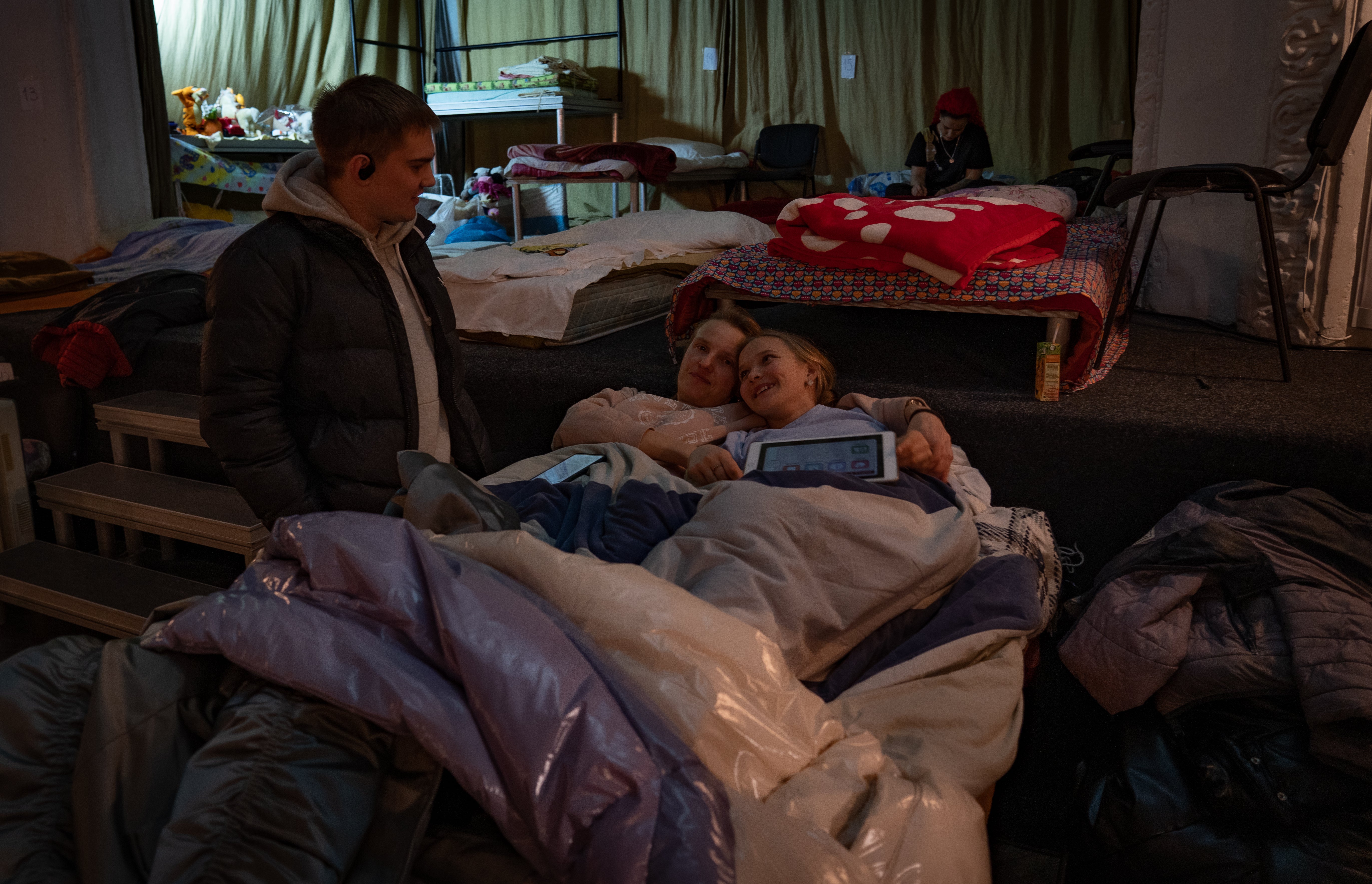 Alexander chats with his stepmother and little sister in Les Kurbas theatre