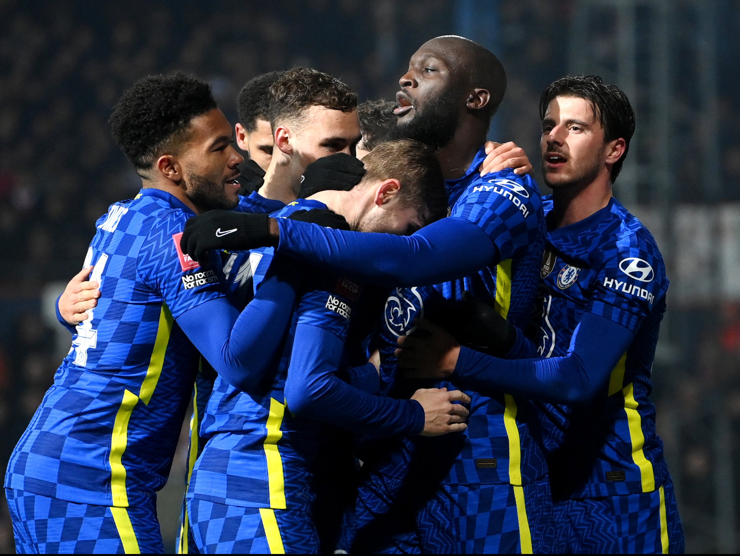 Chelsea celebrate Romelu Lukaku’s late winner