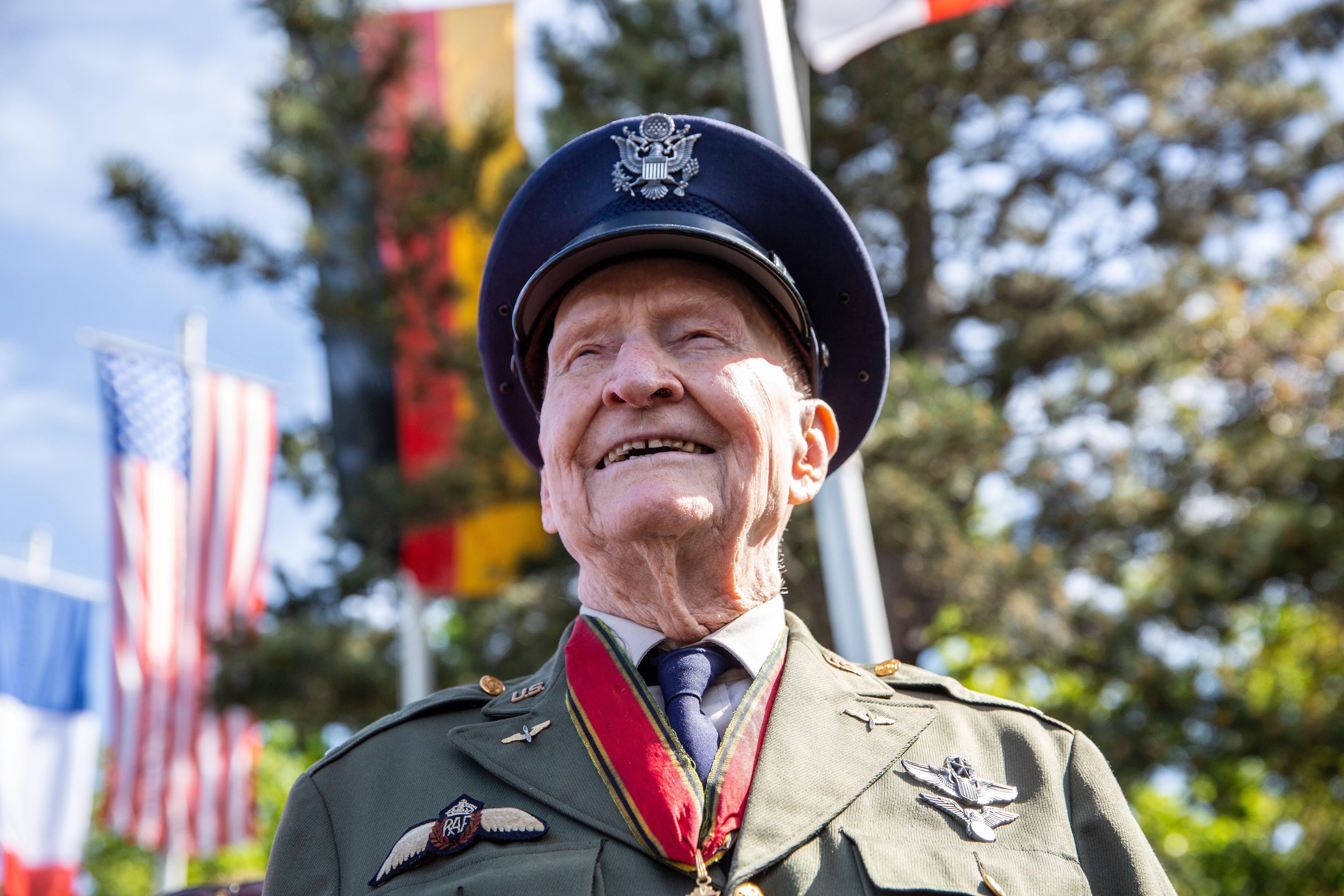 Halvorsen collected sweet rations from his fellow airmen and attached them to handkerchiefs before dropping them to earth over the city