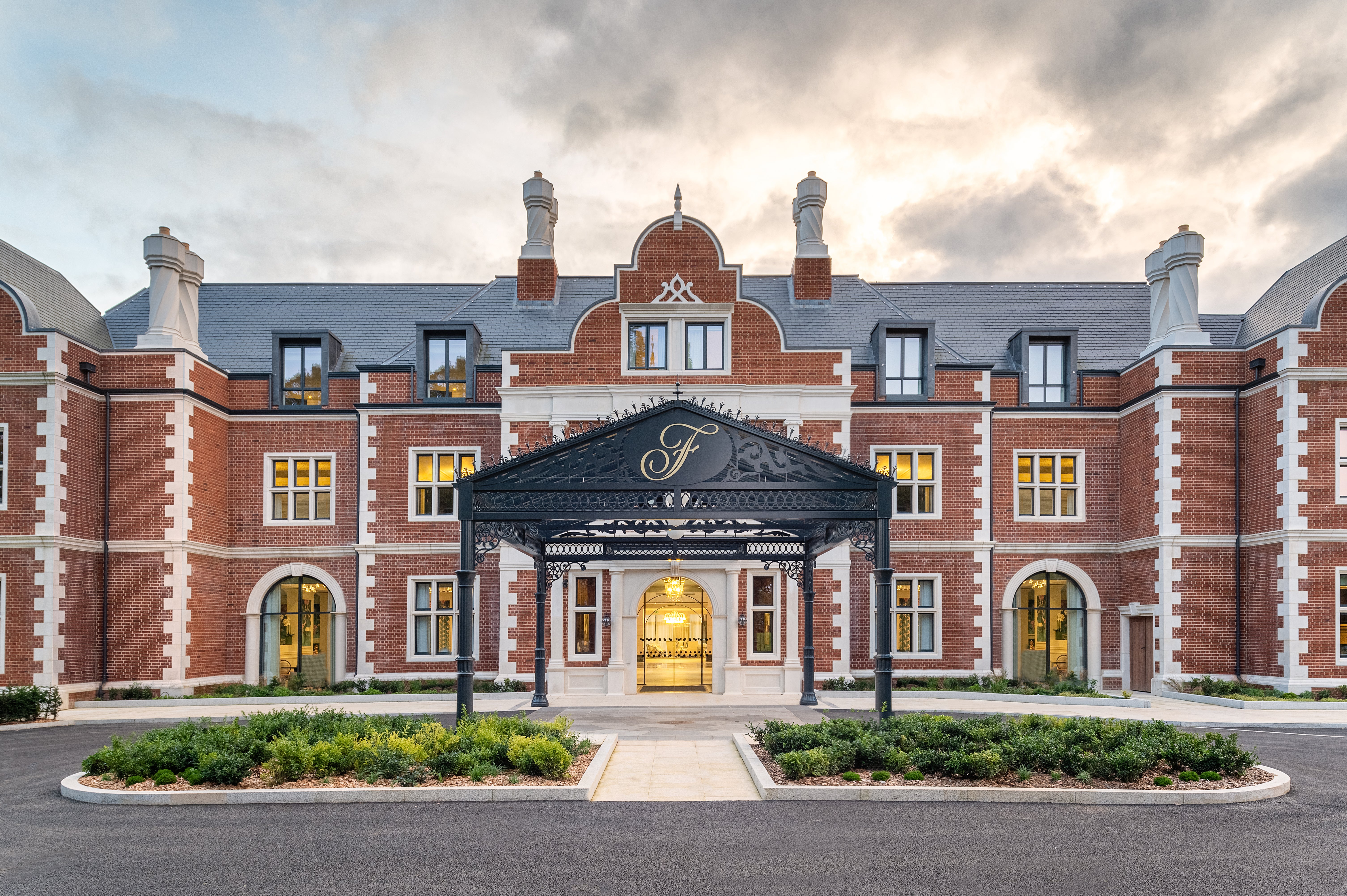 The grand entrance to Fairmont Windsor Park