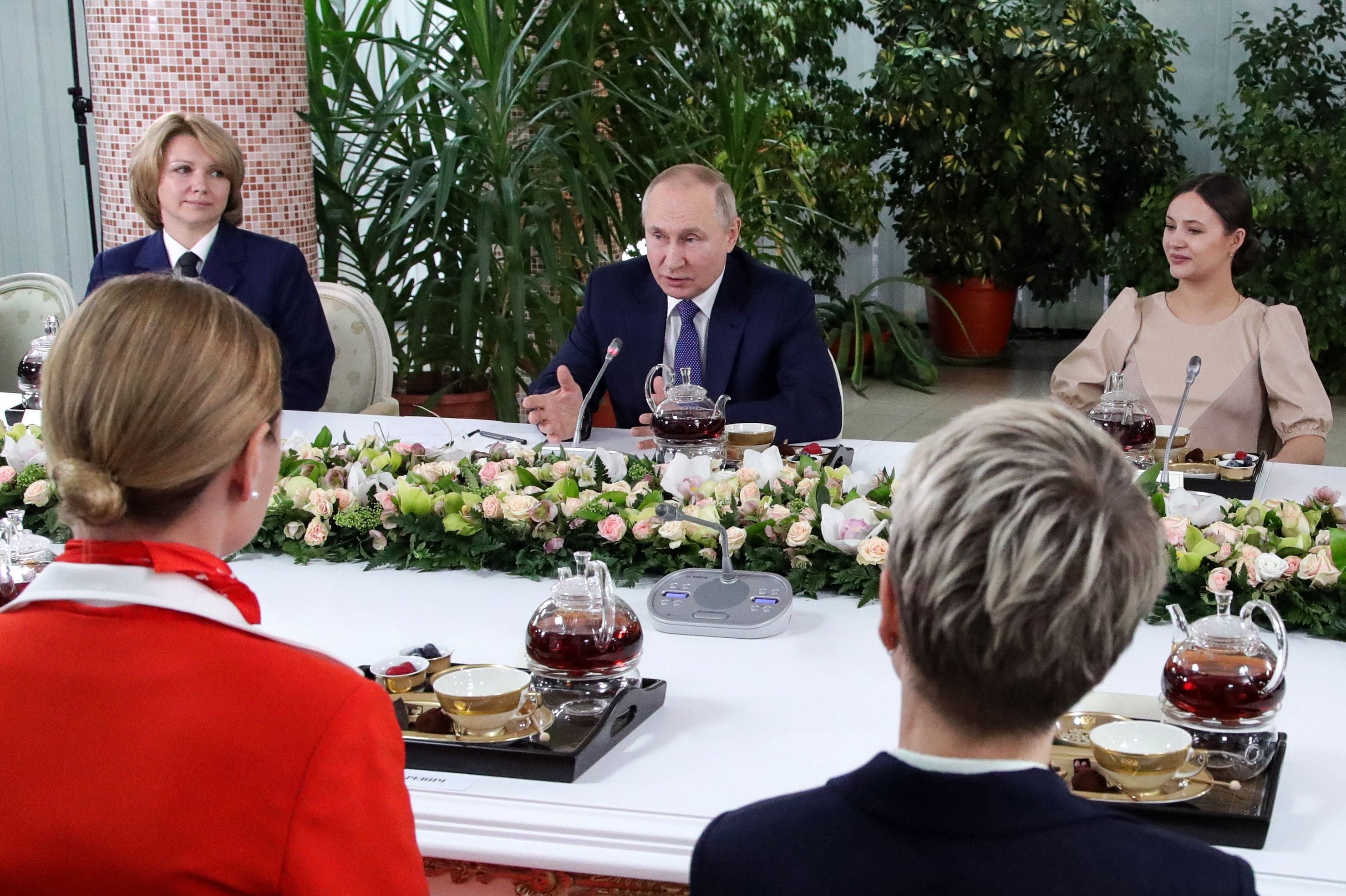 Russian President Vladimir Putin speaks during his meeting with Aeroflot employees outside Moscow, 5 March 2022