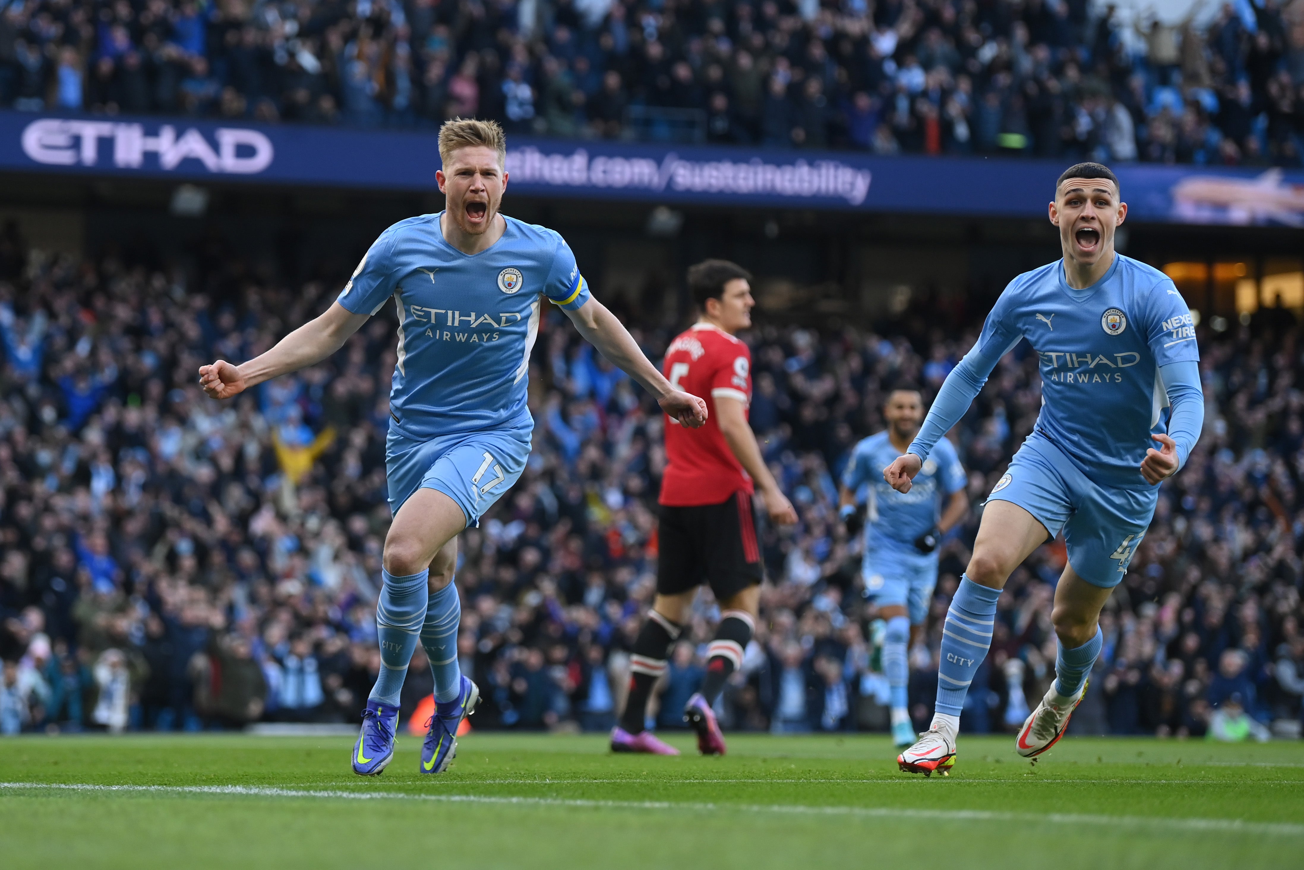 Kevin de Bruyne and Phil Foden celebrate the opener