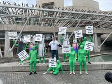 Neil ‘Razor’ Ruddock calls for smoking ban in Scotland