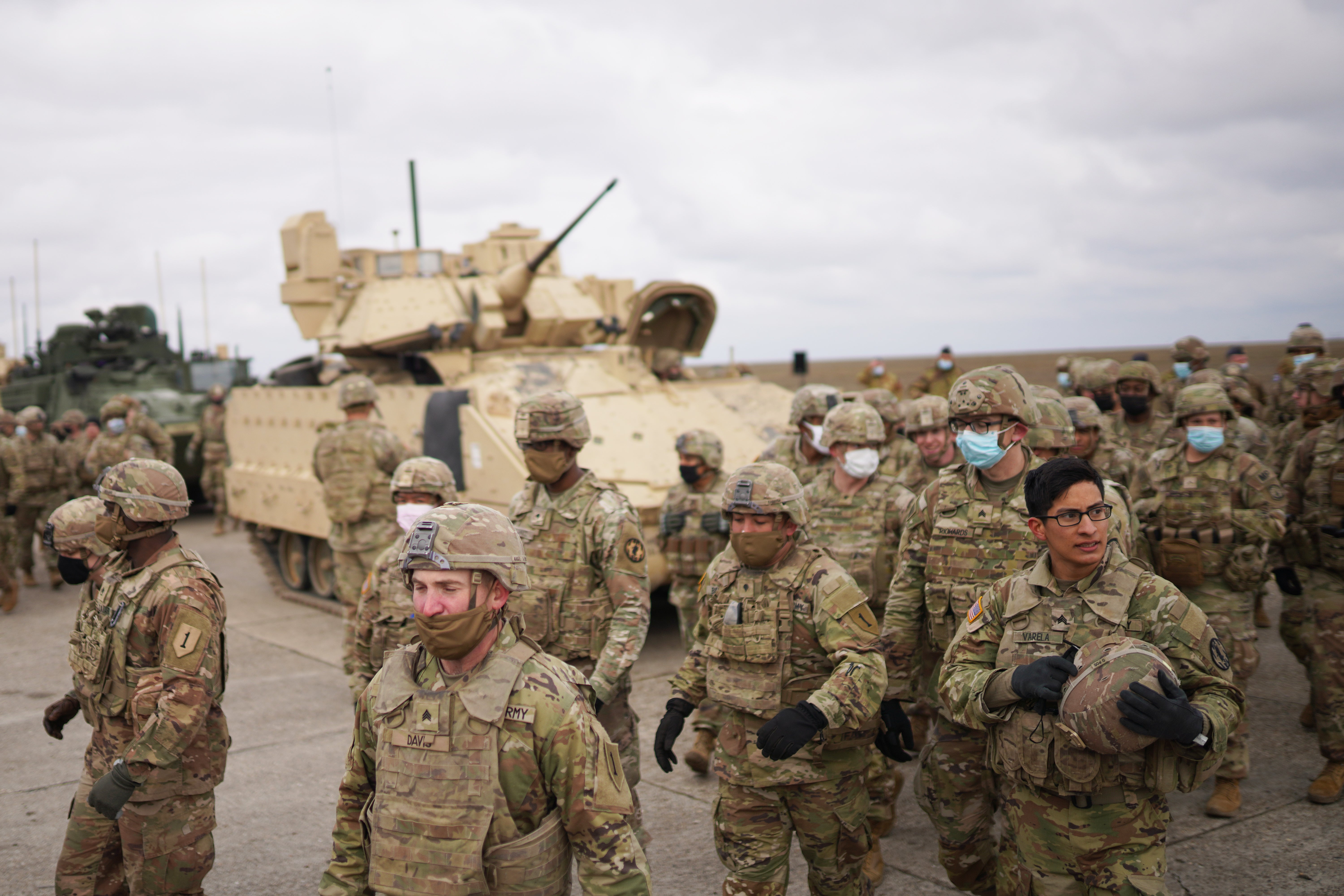 US soldiers leave after participating during the visit of French Defence Minister Florence Parly and Romanian president Klaus Iohannis at Mihail Kogalniceanu Air Base, on 6 March in Mihail Kogalniceanu, Romania