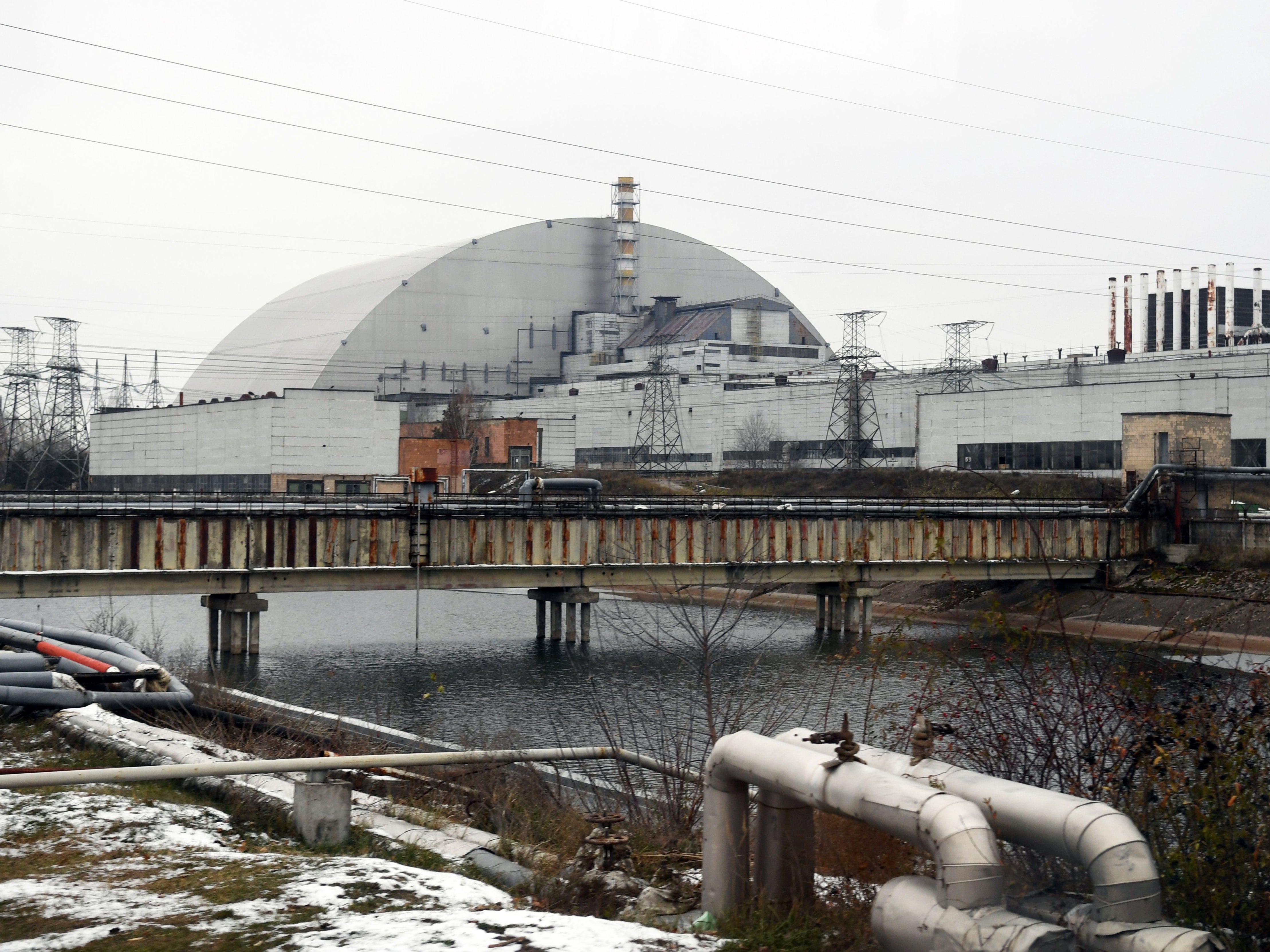 The confinement structure covering the fourth block of the Chernobyl nuclear power plant, which was destroyed during the 1986 disaster