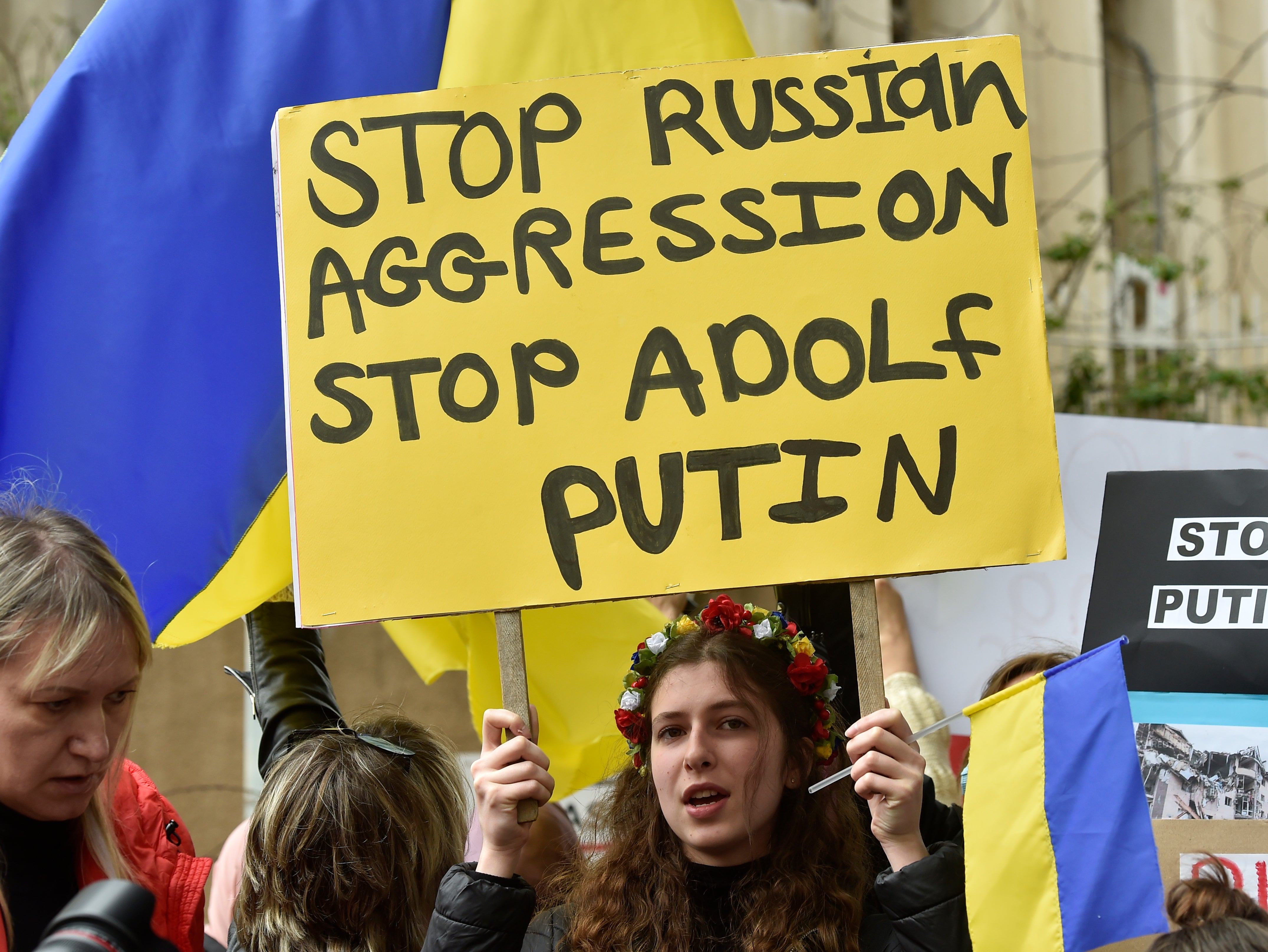 Lebanese and Ukrainians protest outside the Russian embassy in Beirut