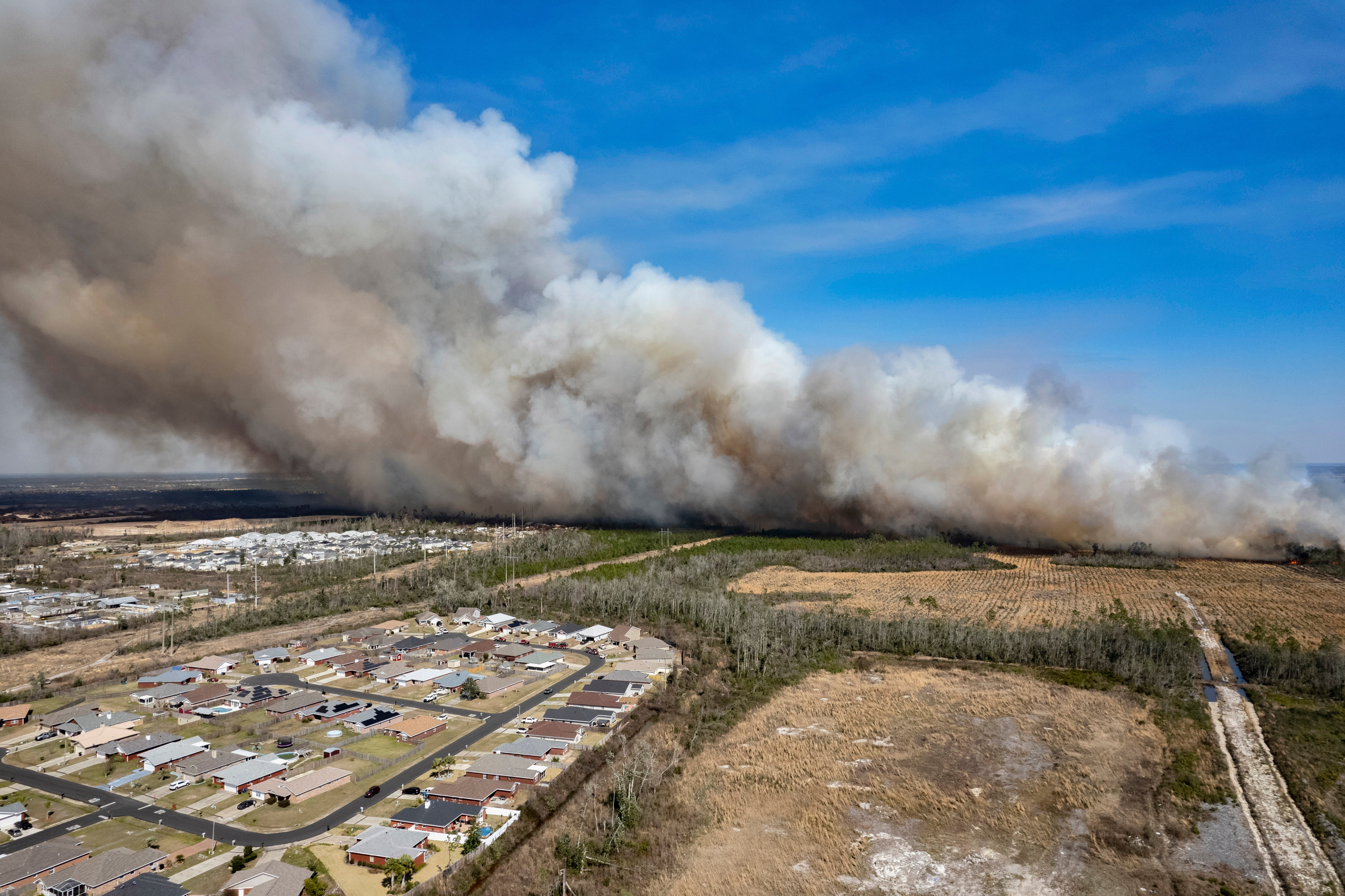 APTOPIX Wildfire Florida Panhandle