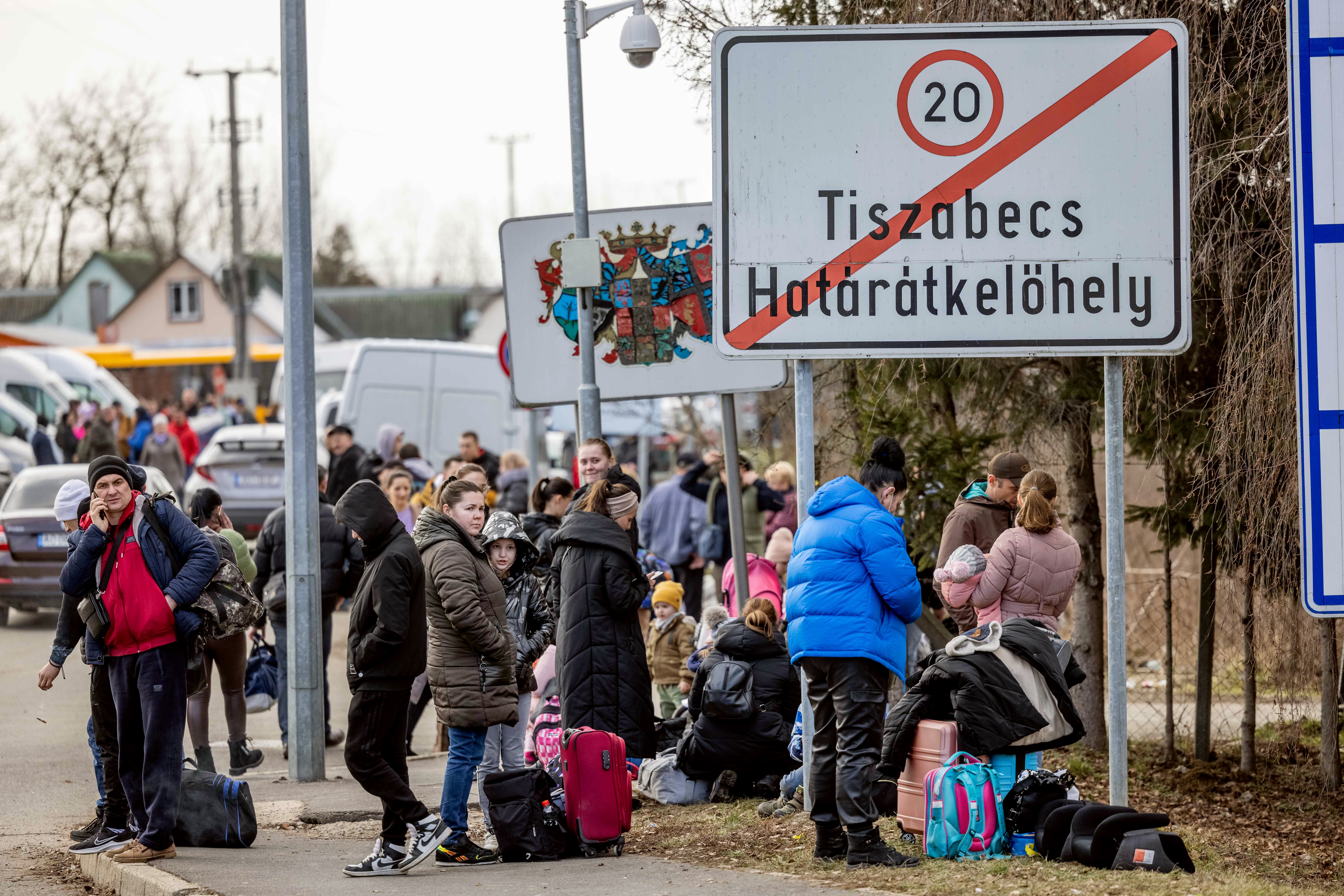 Refugees at the Tiszaujlak-Tiszabecs border in February
