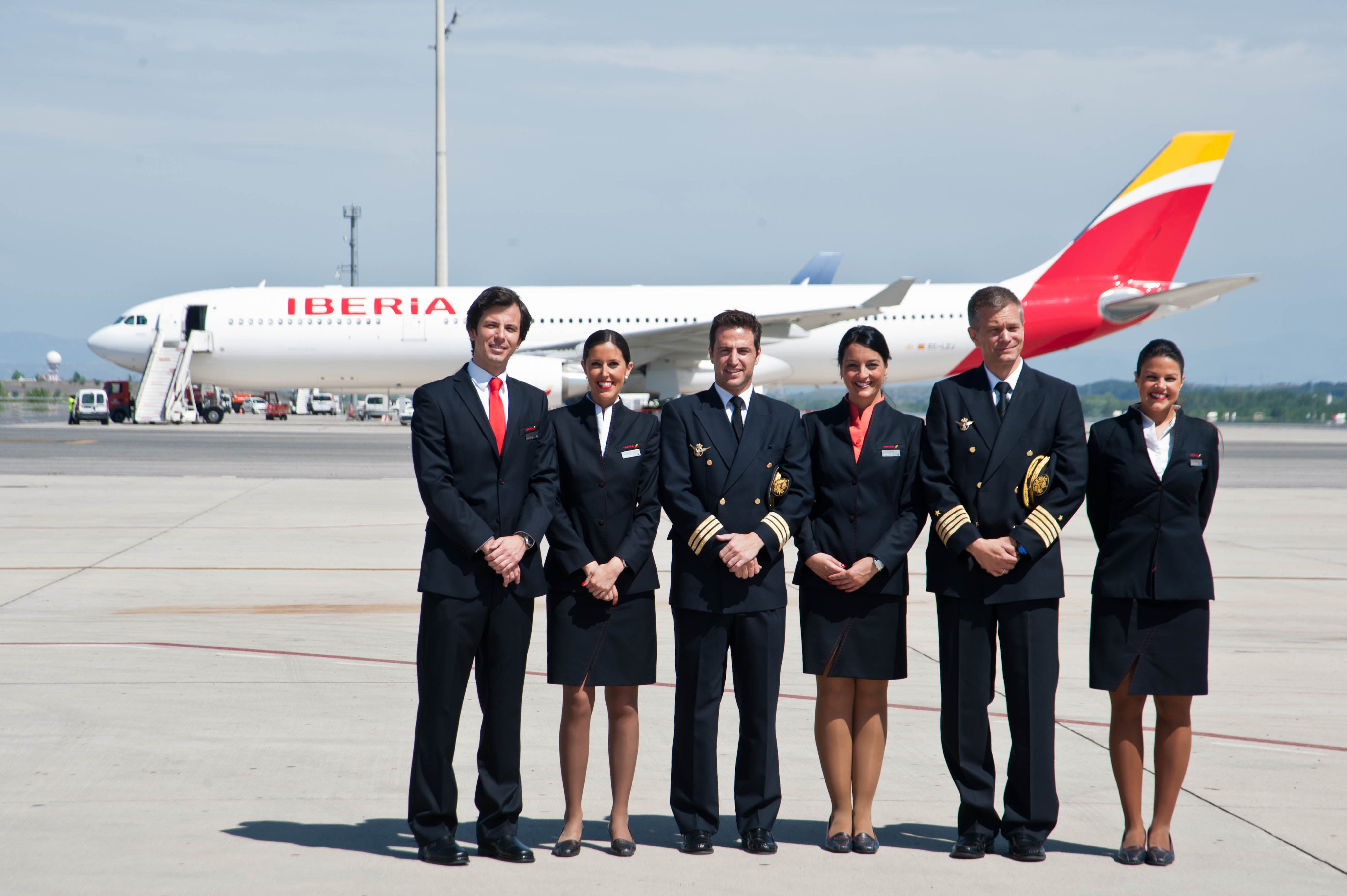 Iberia’s current uniform, with women in the lower three-centimetre heel