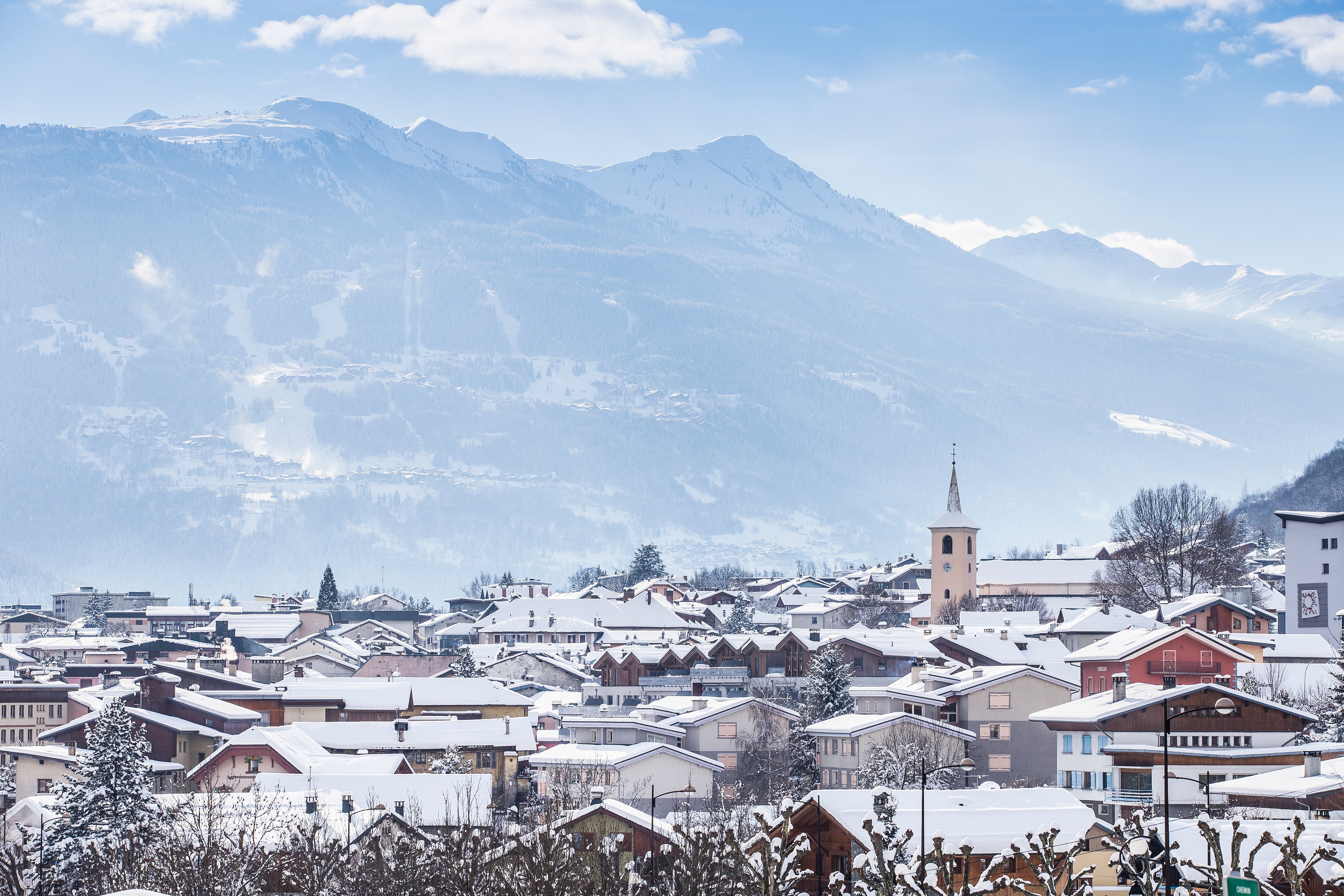 Les Arcs is connected to Europe by train from the town of Bourg-Saint-Maurice