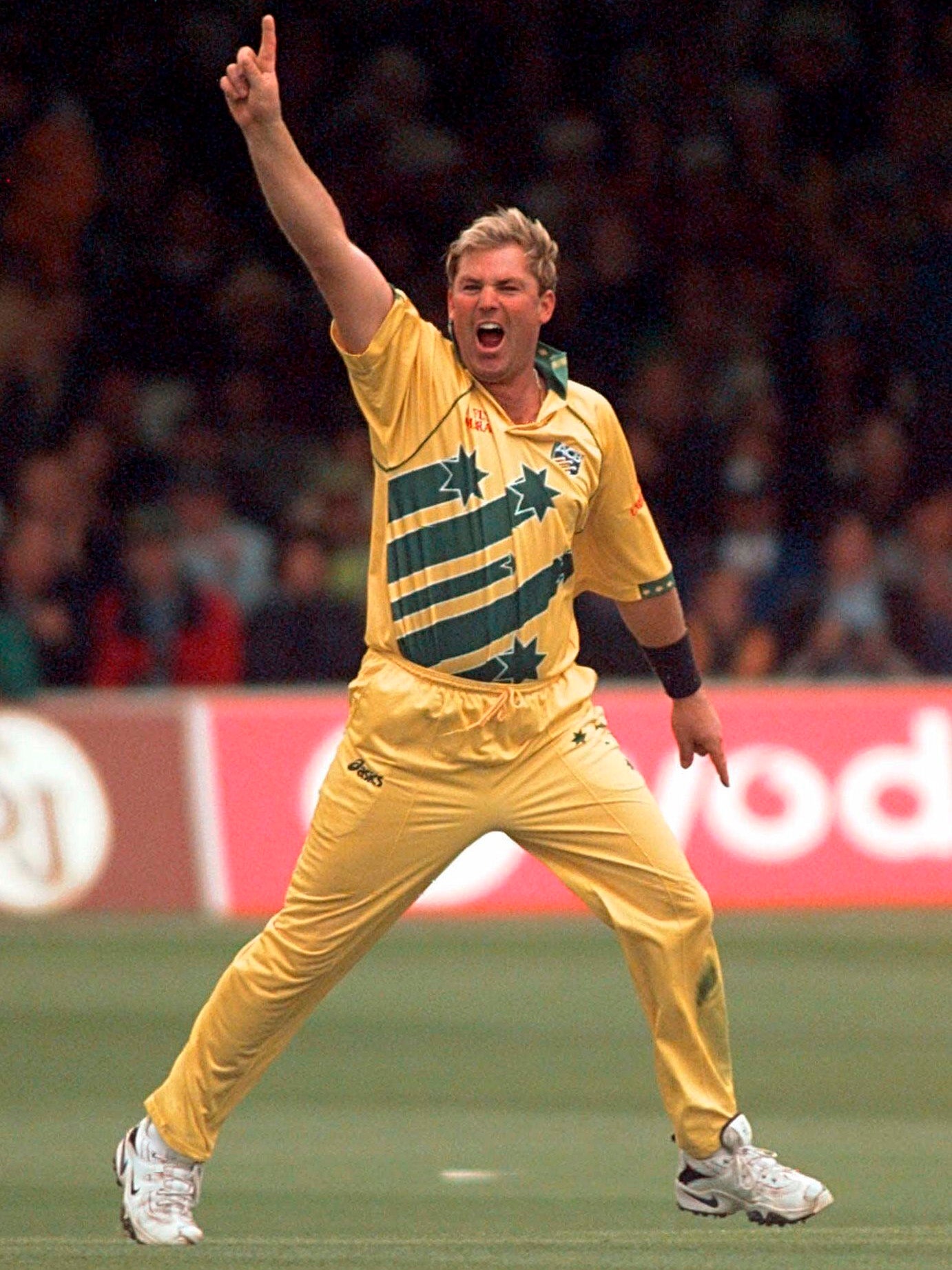 Warne during the World Cup Final against Pakistan in 1999