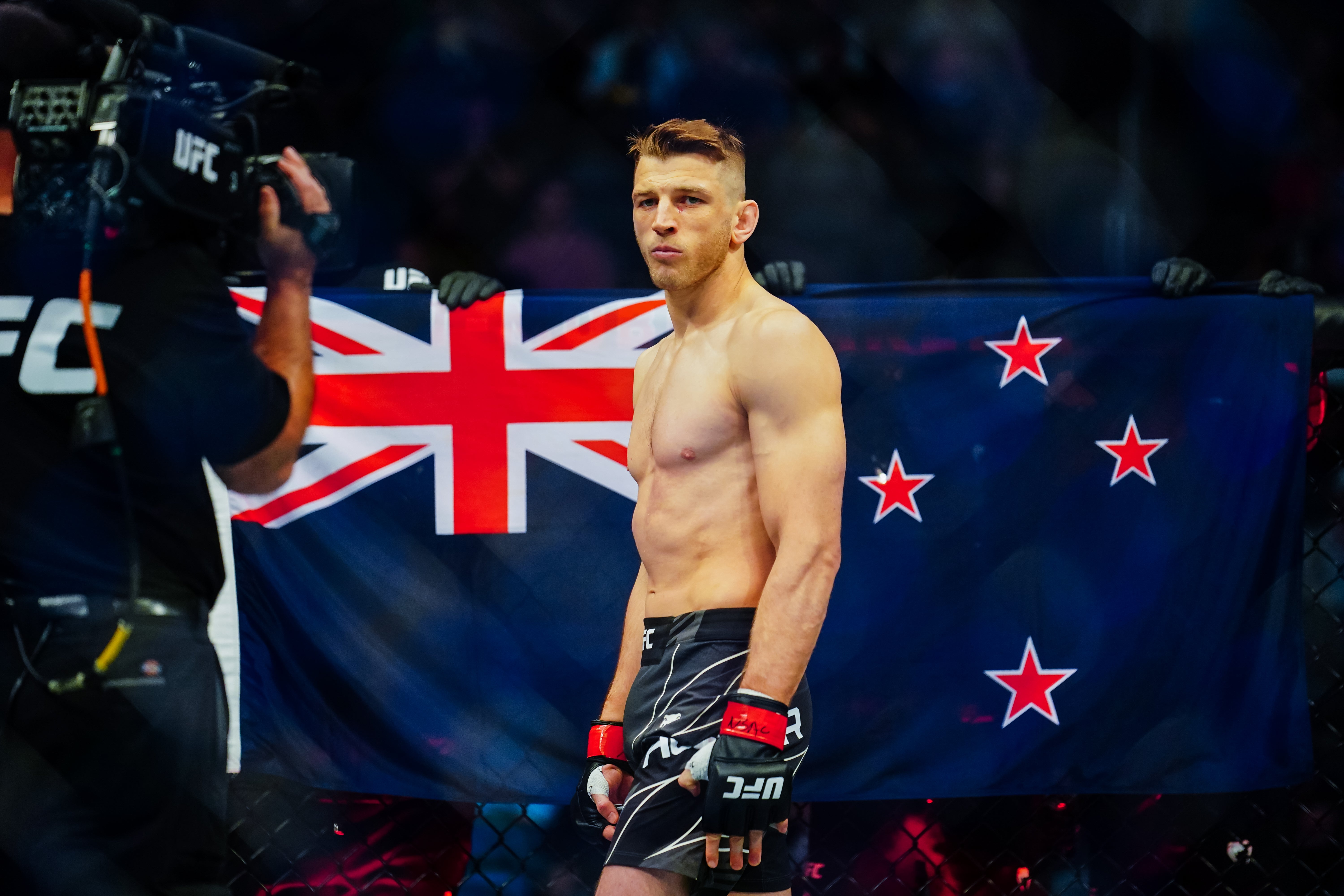 New Zealand’s Dan Hooker drops back down to featherweight to face Allen