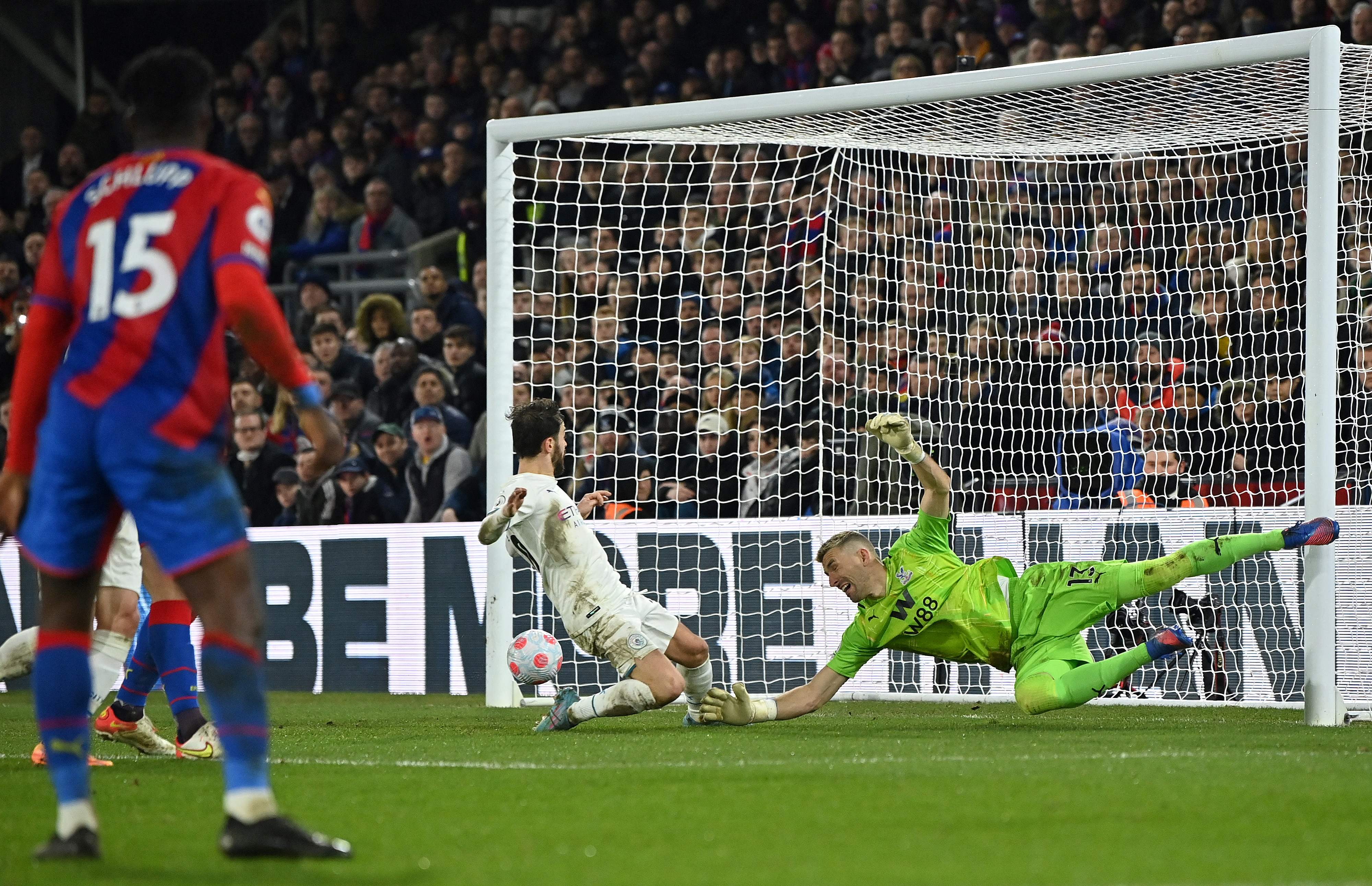 Bernardo Silva can’t steer the ball past Vicente Guaita