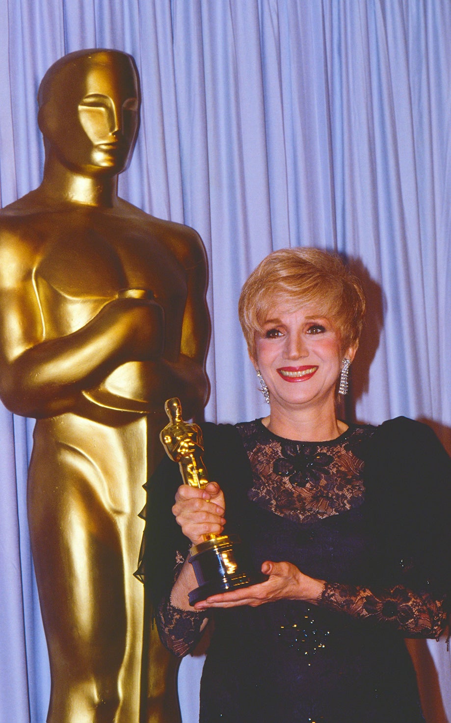 Olympia Dukakis with her (soon to be stolen) Oscar in 1988