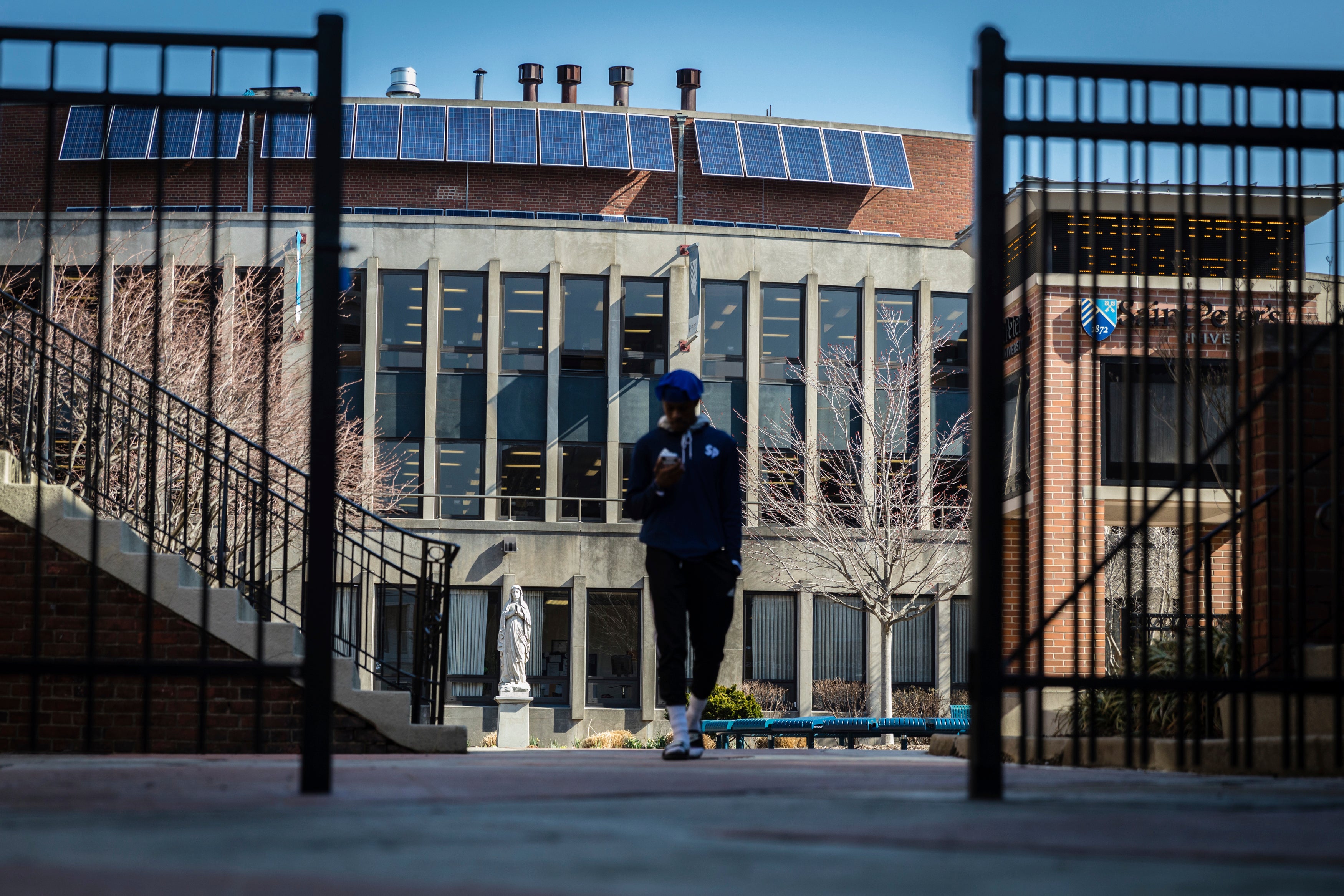 NCAA-Who is Saint Peter's?