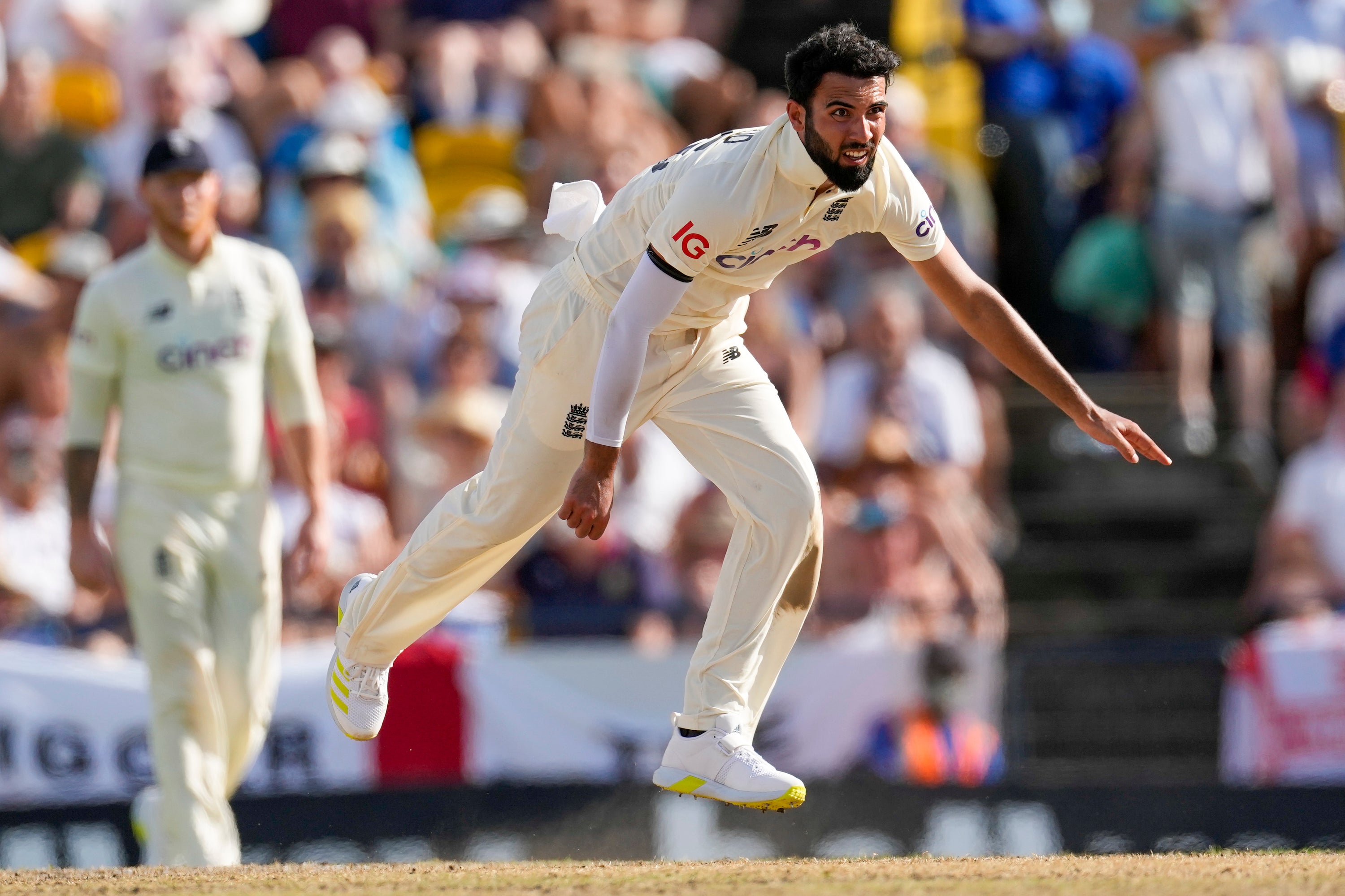 Saqib Mahmood missed out on a memorable maiden wicket (Richardo Mazalan/AP)