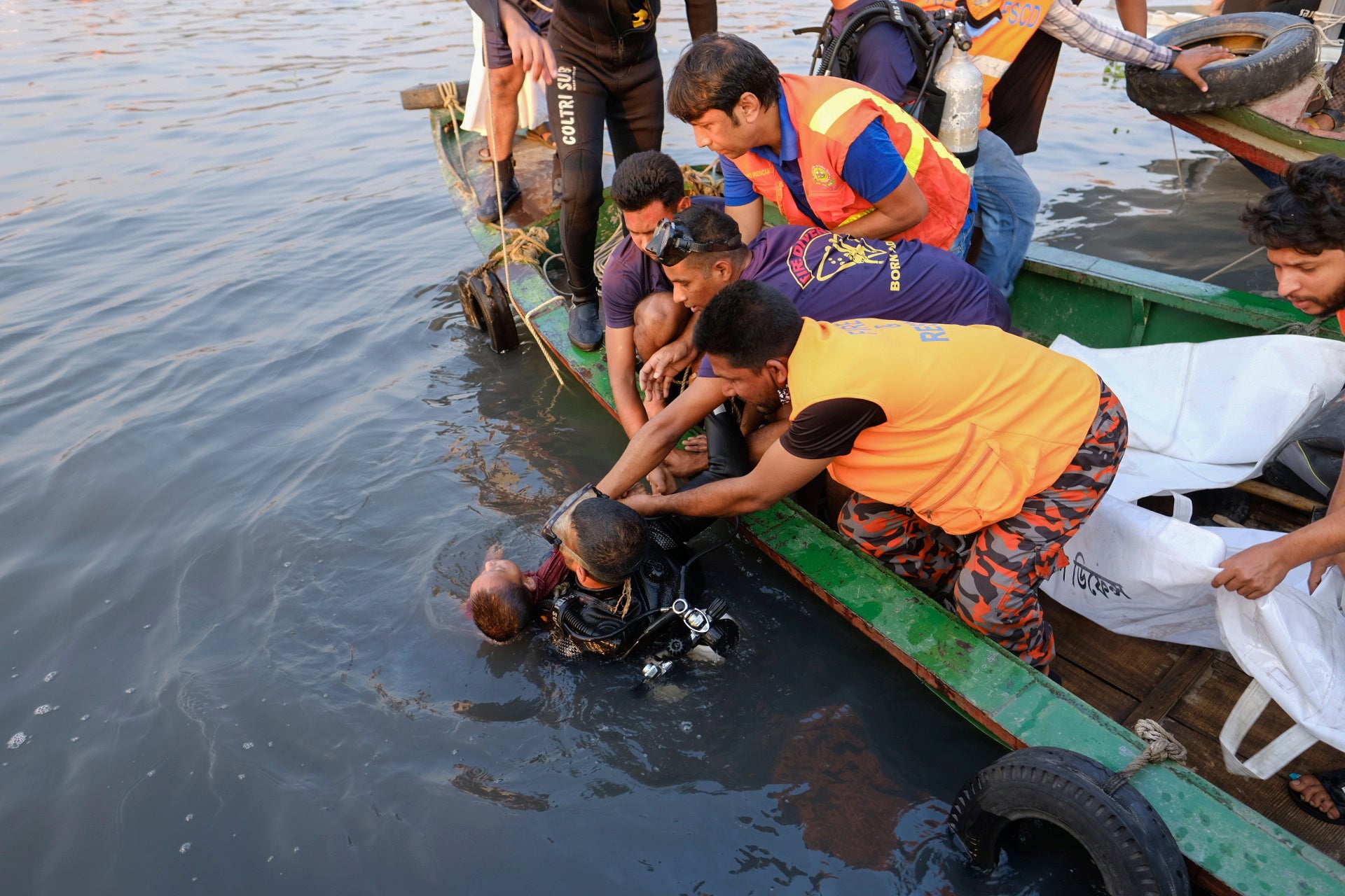 Bangladesh Ferry Sinks