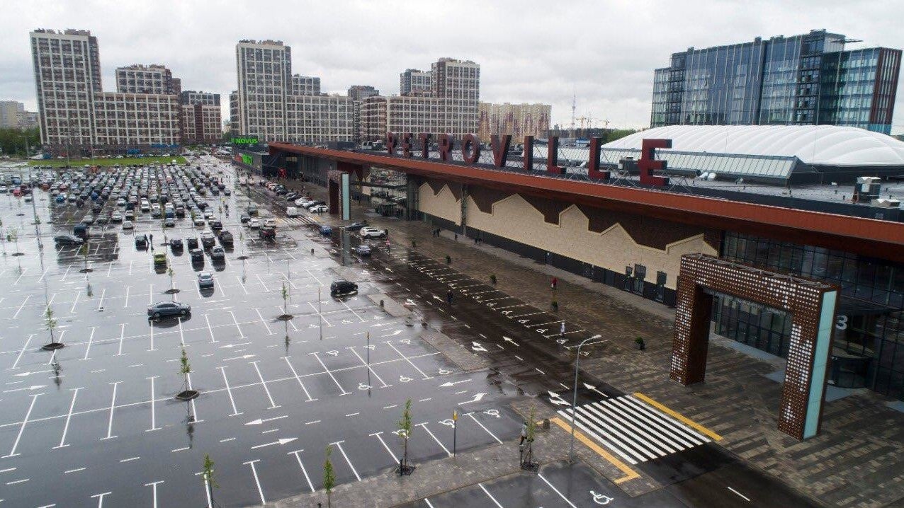 The mall was home to multiple stores, including Western brands like H&M and McDonalds