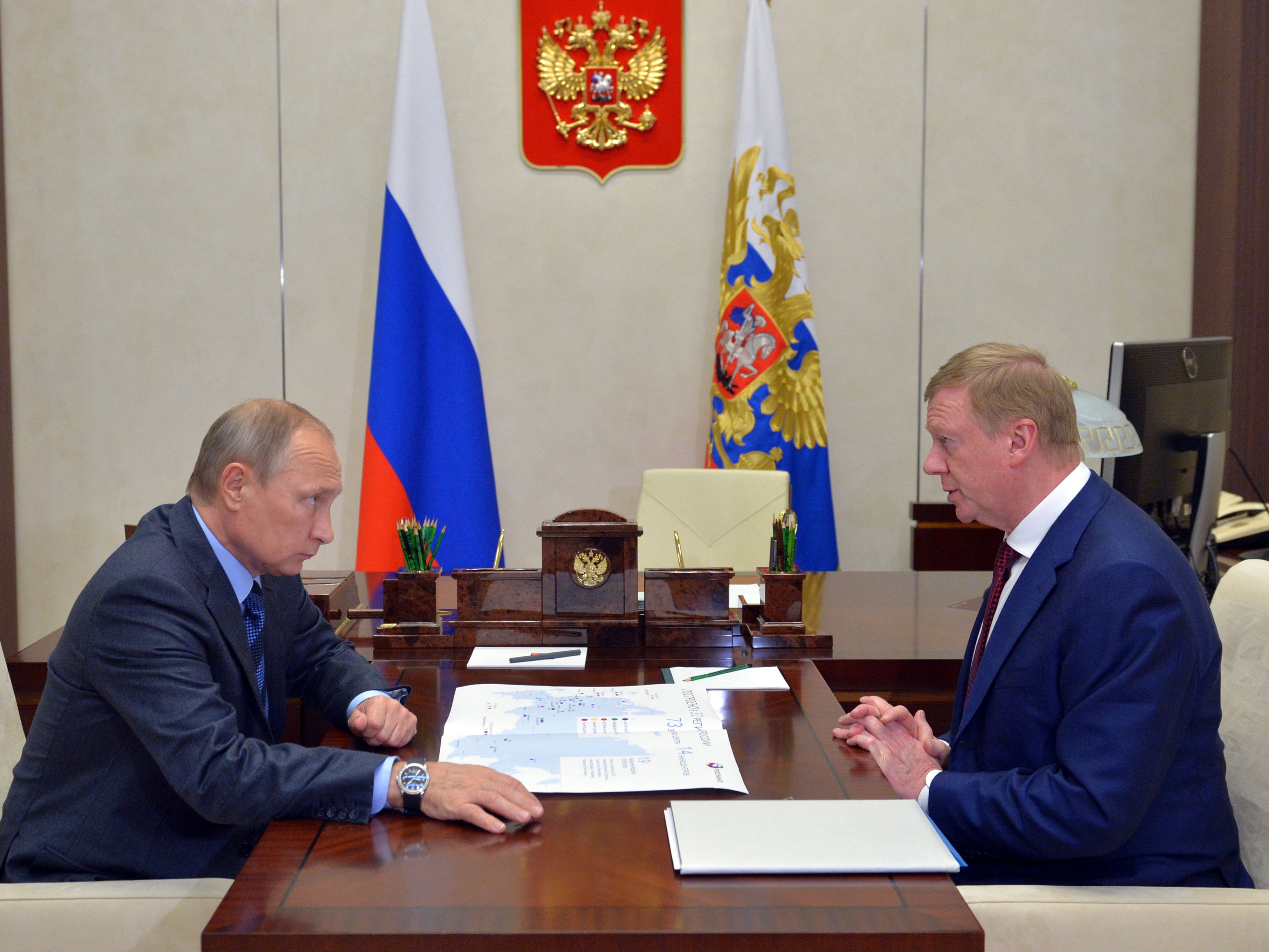 File photo: Vladimir Putin meets with Anatoly Chubais at the Novo-Ogaryovo residence outside Moscow, 7 November 2016