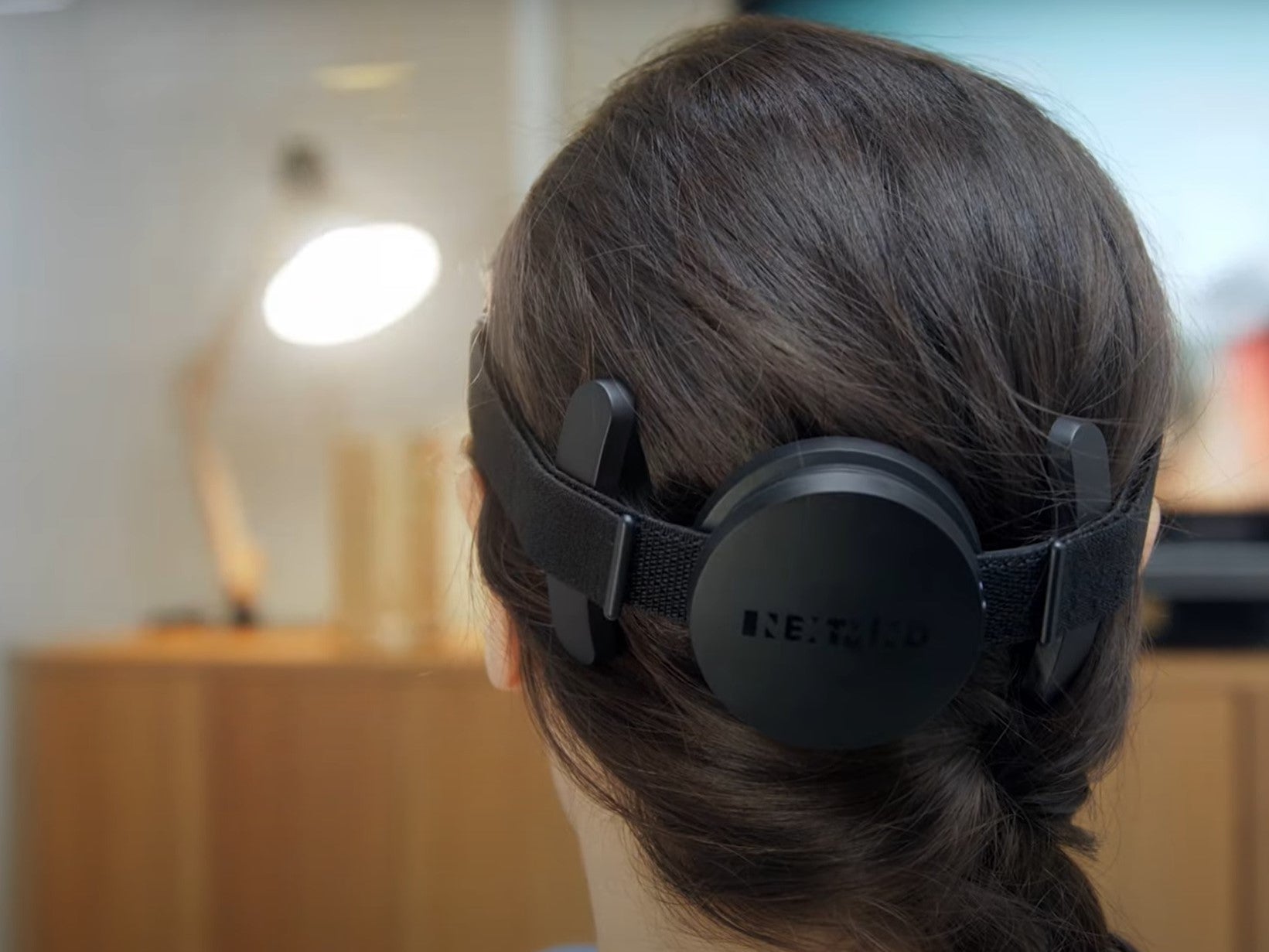 NextMind’s sensors detect electrical signals from the brain