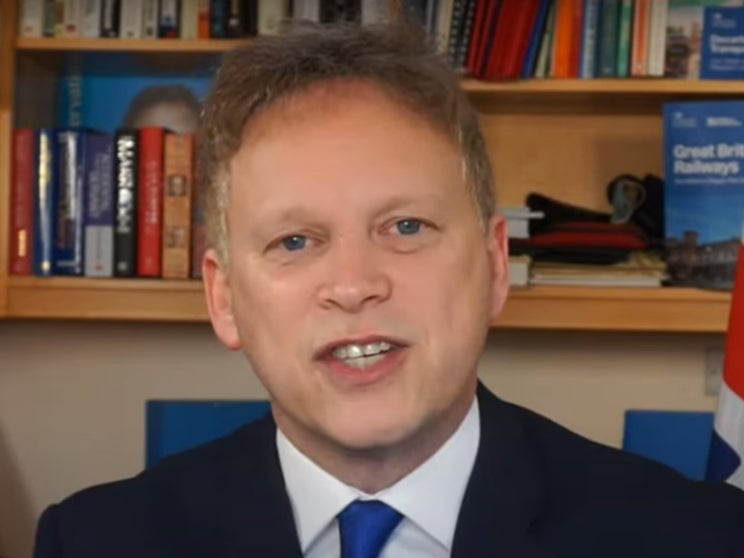 Grant Shapps says P&O Ferries chief executive cannot stay in his role