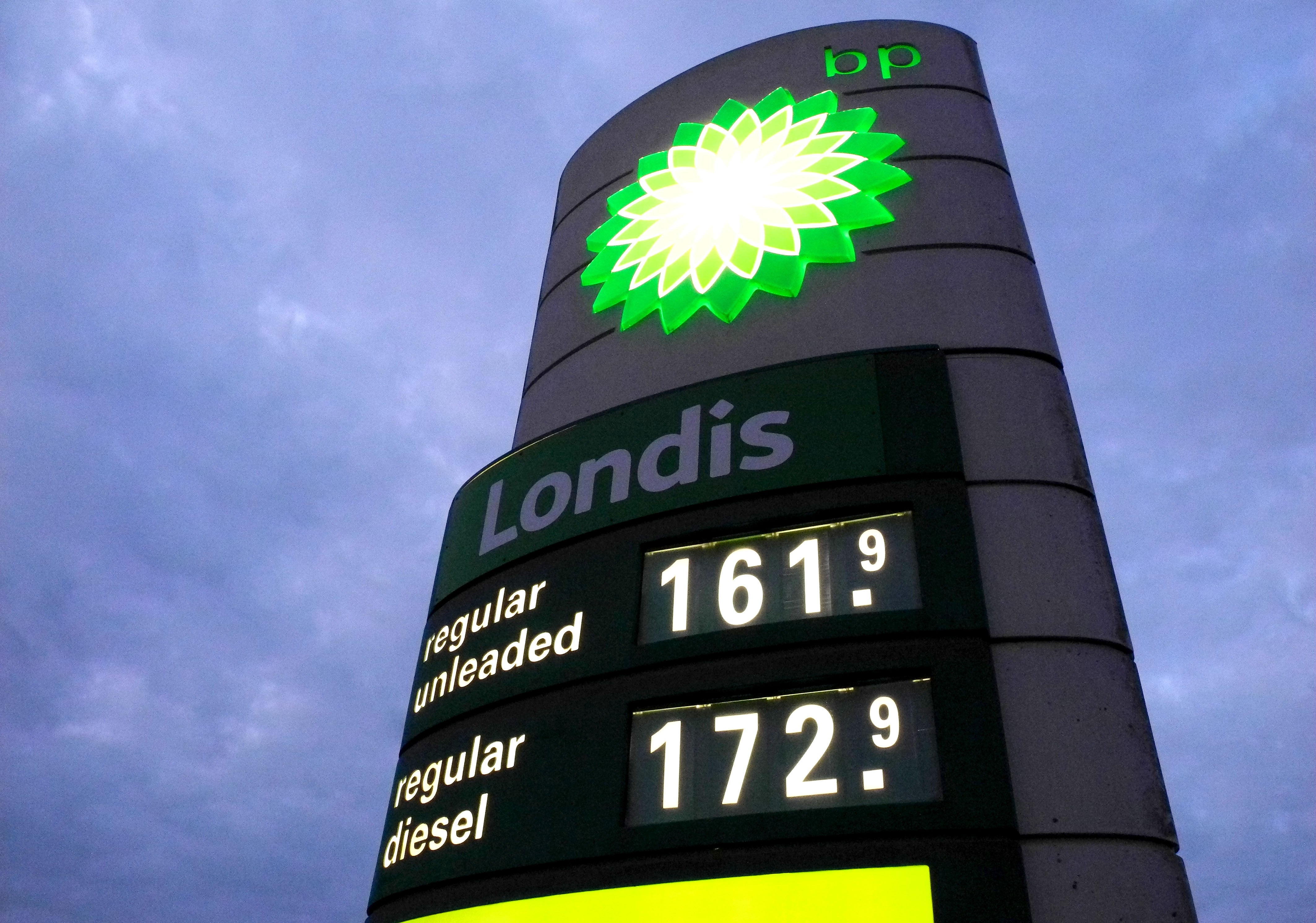 Forecourts are not passing on savings, according to the AA (Nick Ansell / PA)