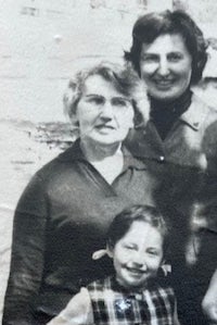 Ms Richards as a child with her grandmother, Mali Roth, and her mother, Helene Richards