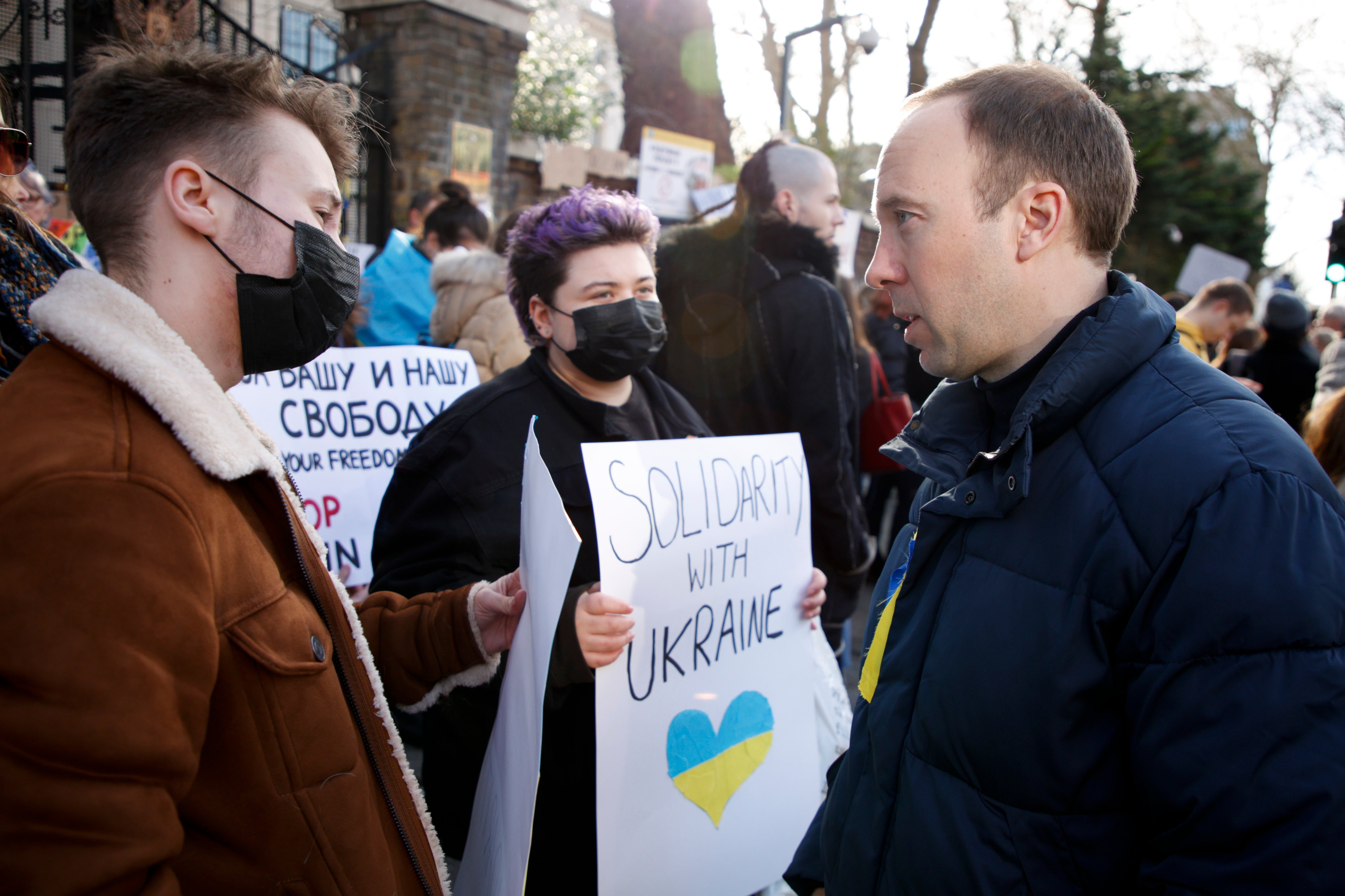 Matt Hancock joins pro-Ukraine activists protesting outside the Consular Section of the Russian Embassy in London