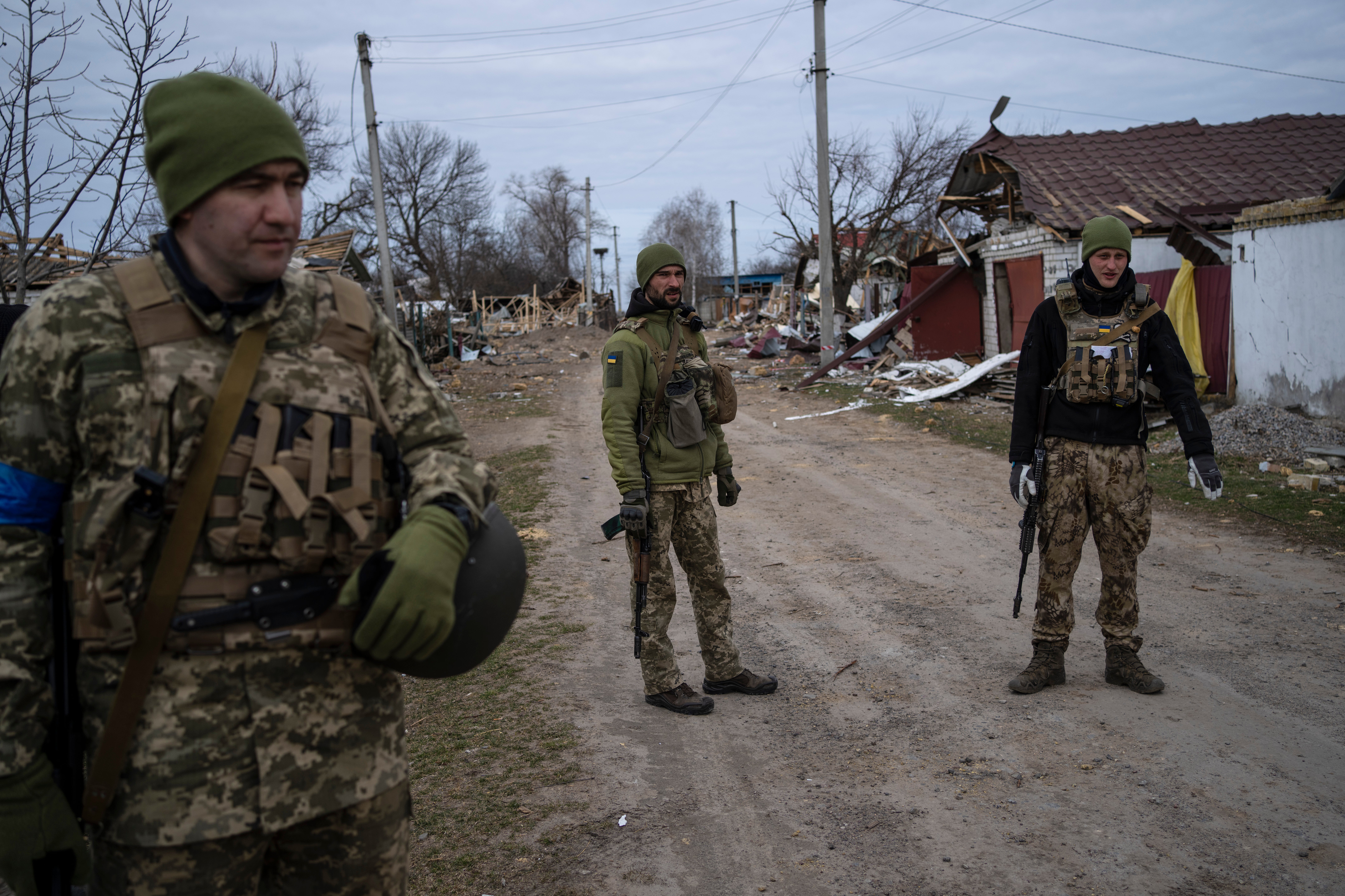 Ukraine news - live: Peace talks resume as UK warns Russia still poses ‘significant threat’ to Kyiv 
