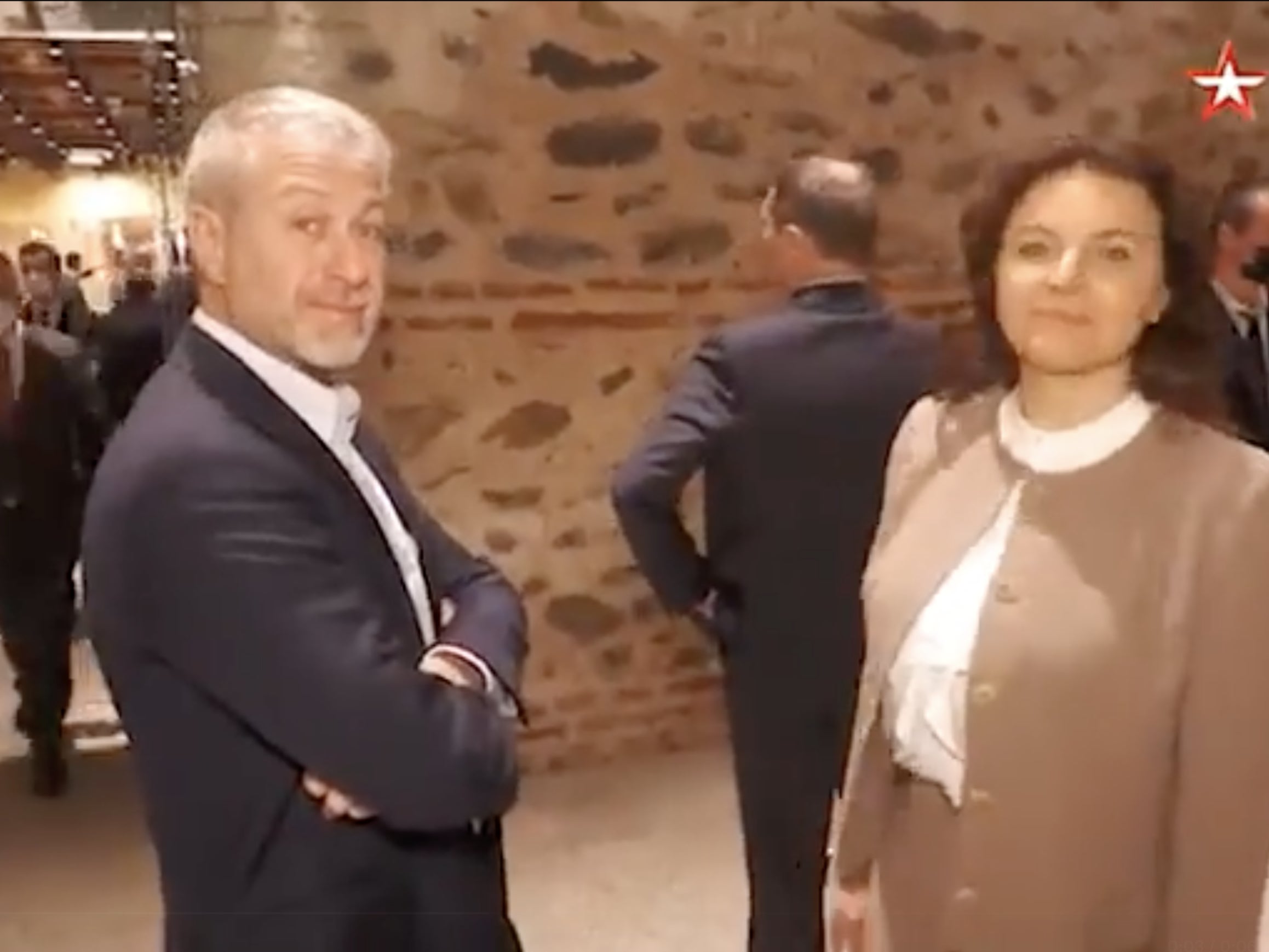 Roman Abramovich is seen on Turkish TV attending peace talks between Russia and Ukraine