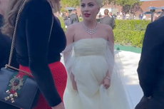 Lady Gaga’s awkward interaction with Caitlyn Jenner at Oscars viewing party