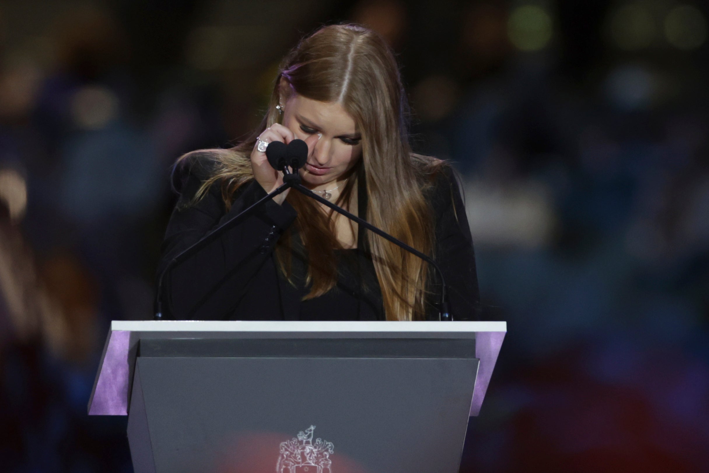 Summer Warne spoke movingly about her father (Asanka Brendon Ratnayake/AP/PA)