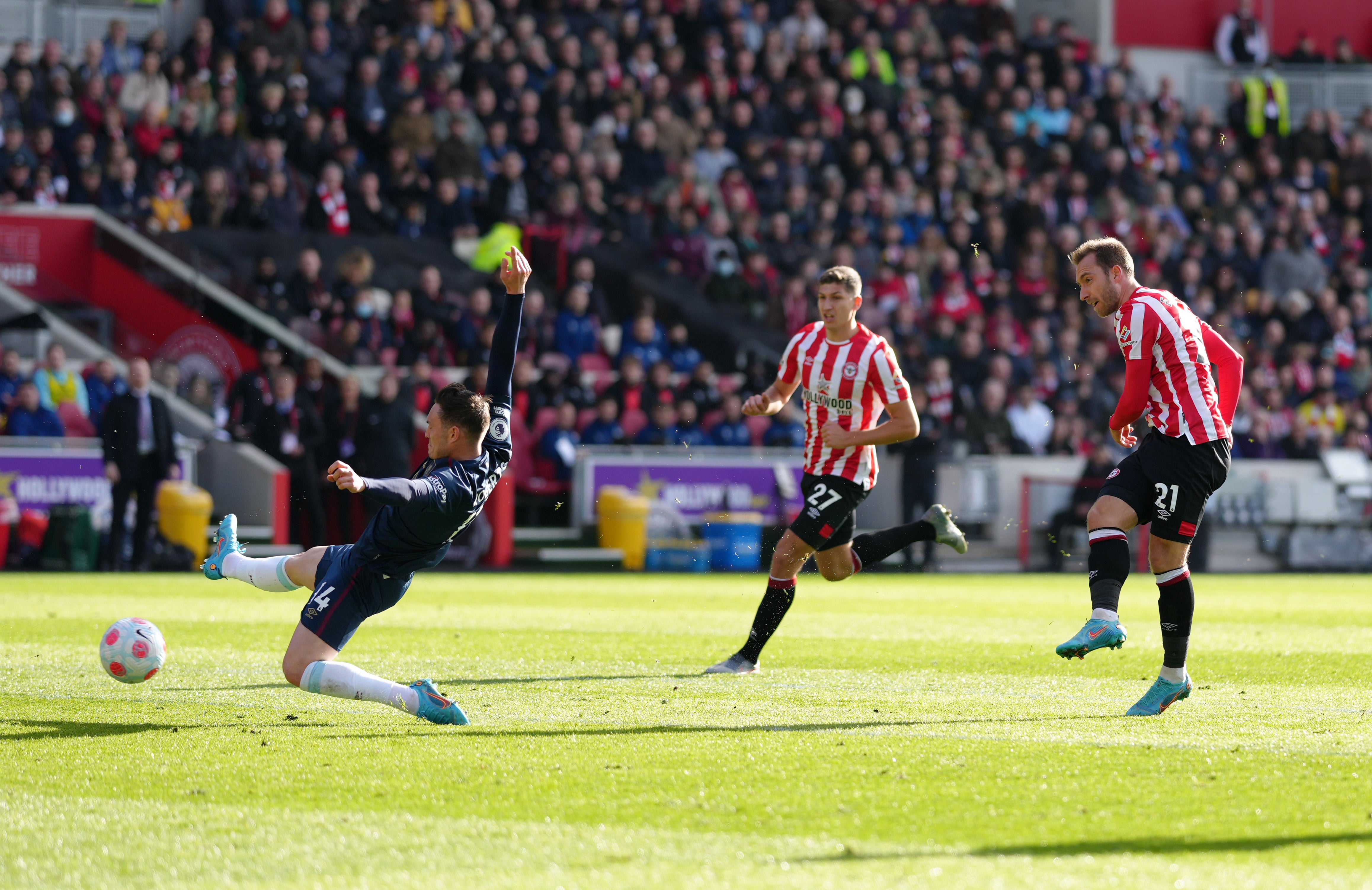 Brentford’s Christian Eriksen shoots against Burnley (John Walton/PA)