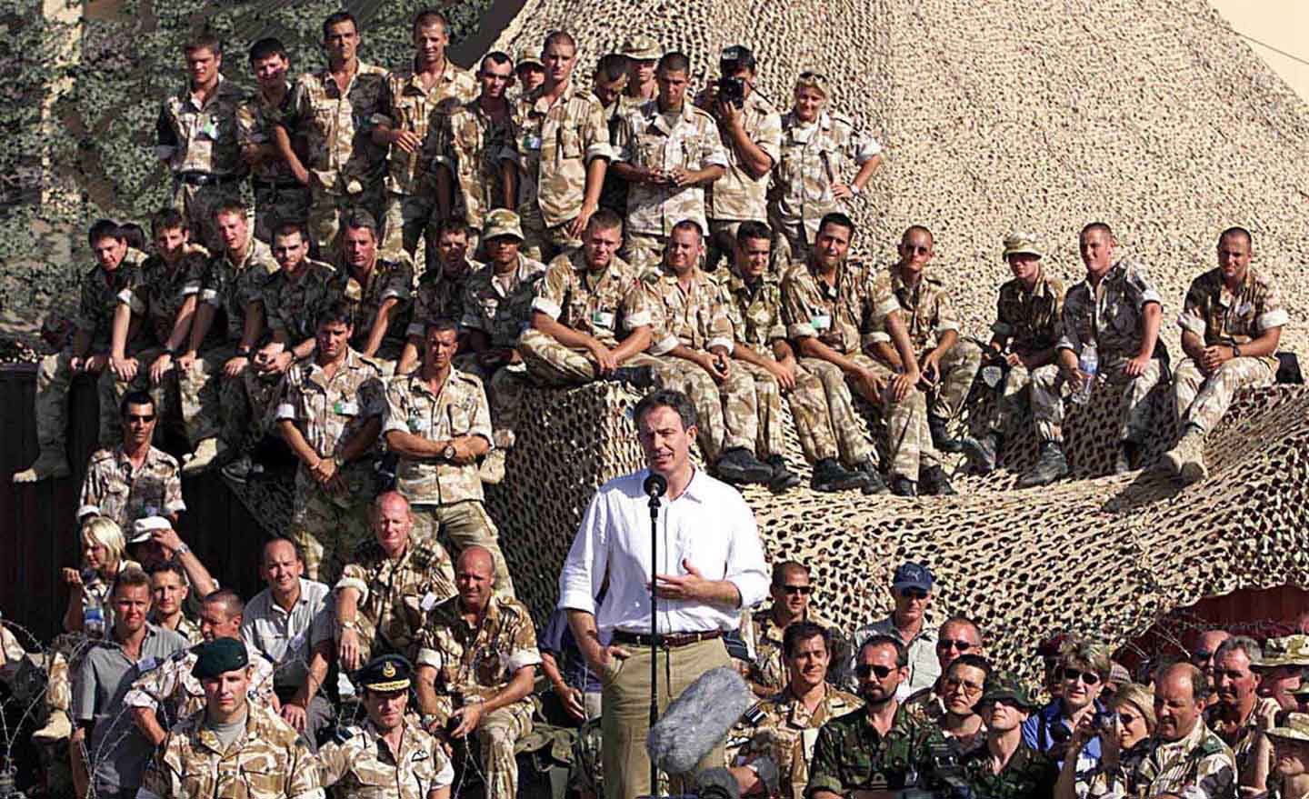 Blair addresses the troops at al-Sha’afa camp in northern Oman in 2001