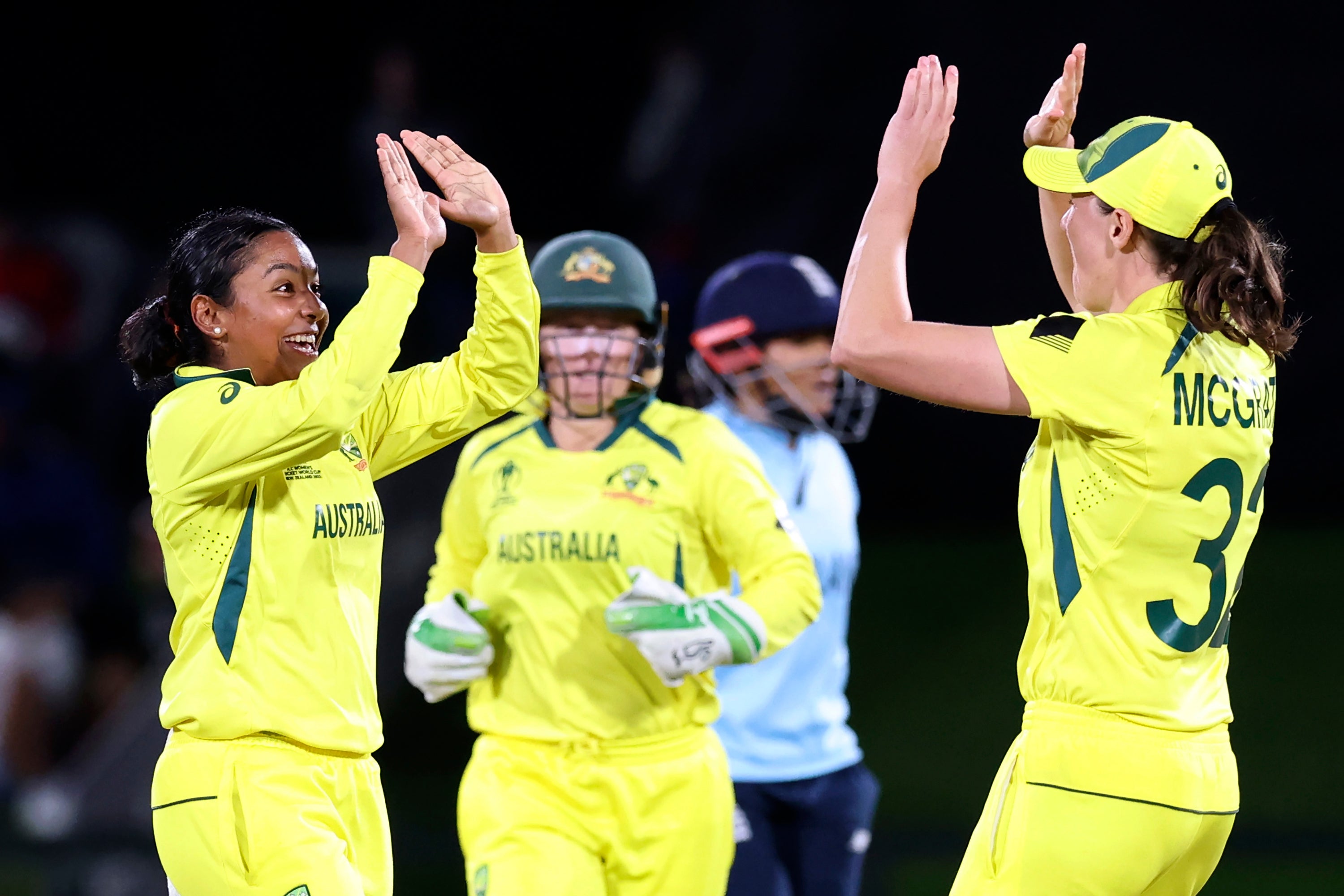 Australia proved too strong for England and won comfortably