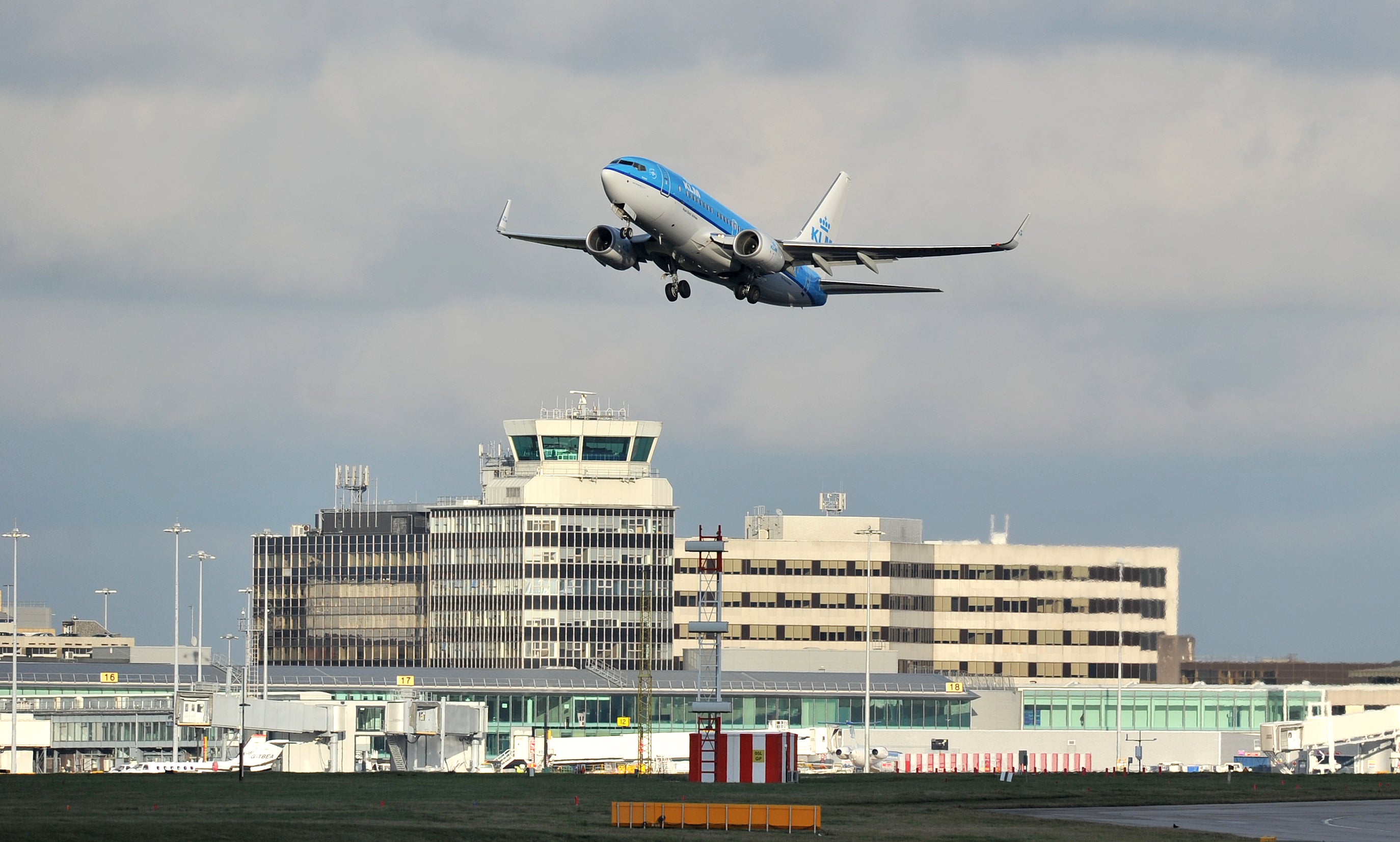 A KLM Boeing 737-800 takes off from Manchester Airport. (Martin Rickett/PA)