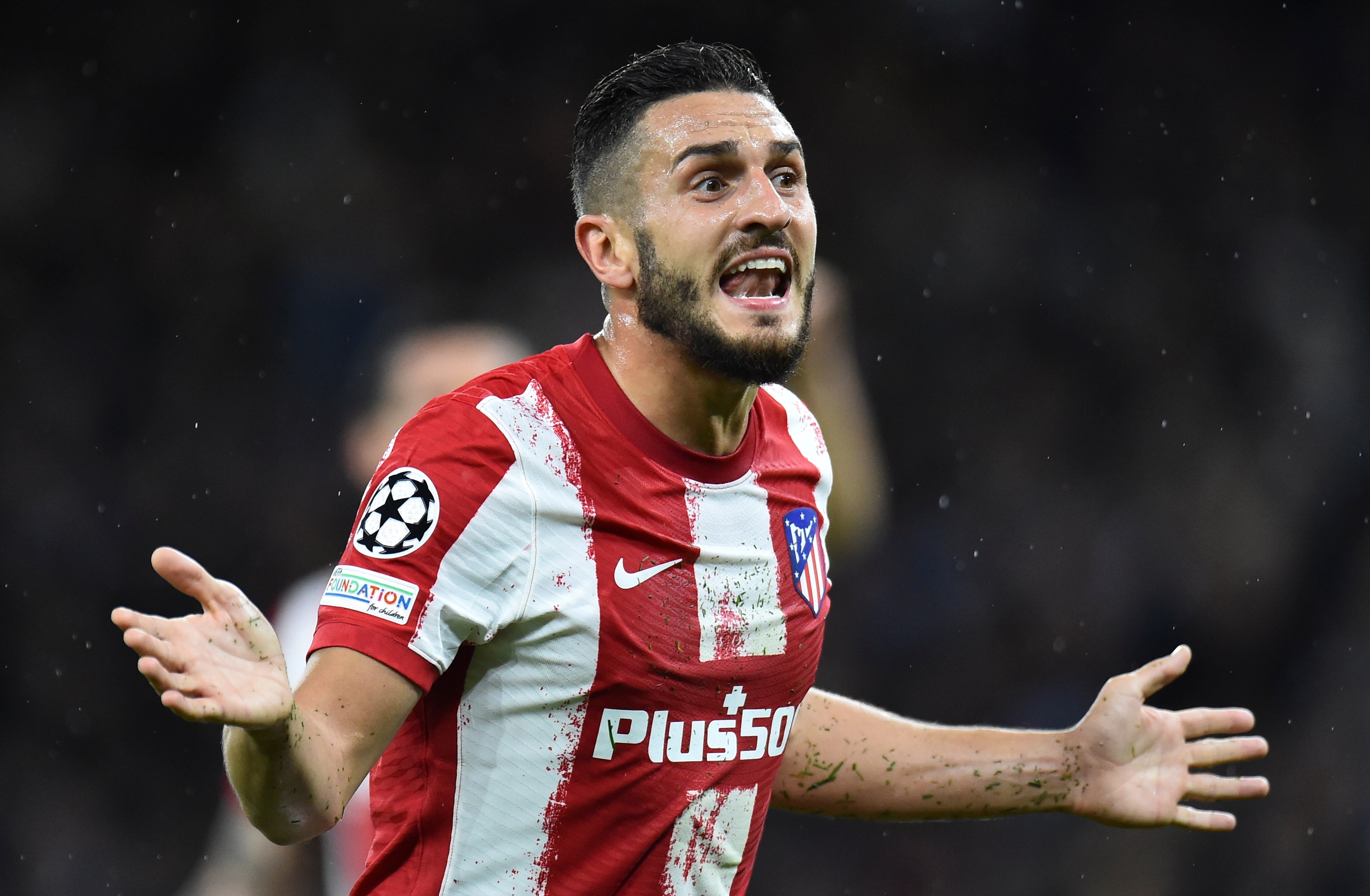 Koke gestures during the match at Manchester City