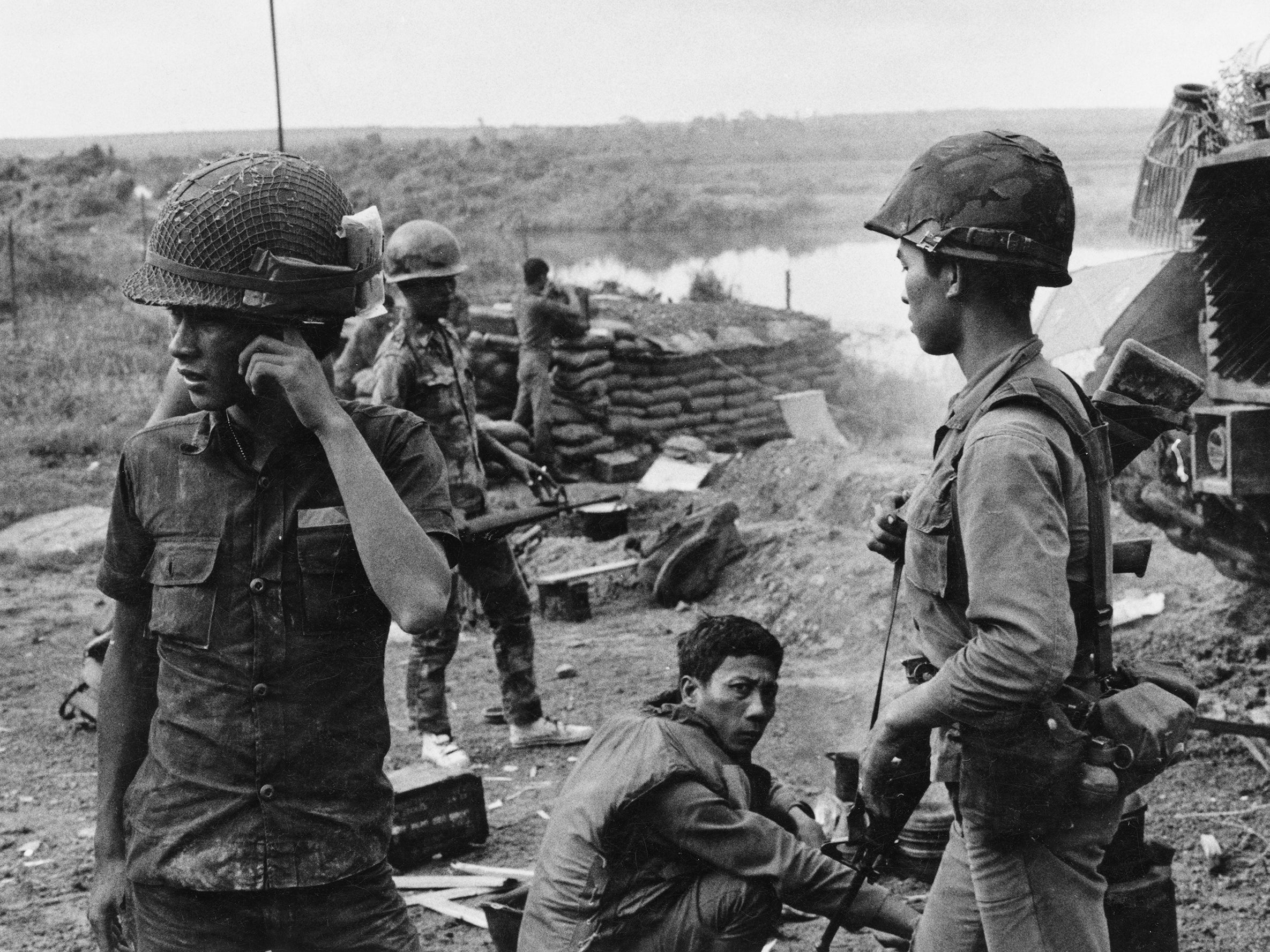 Despite the ceasefire, the fighting continues in South Vietnam, 5 June 1974