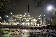 Europe set to ban Russian coal, but struggles on oil and gas